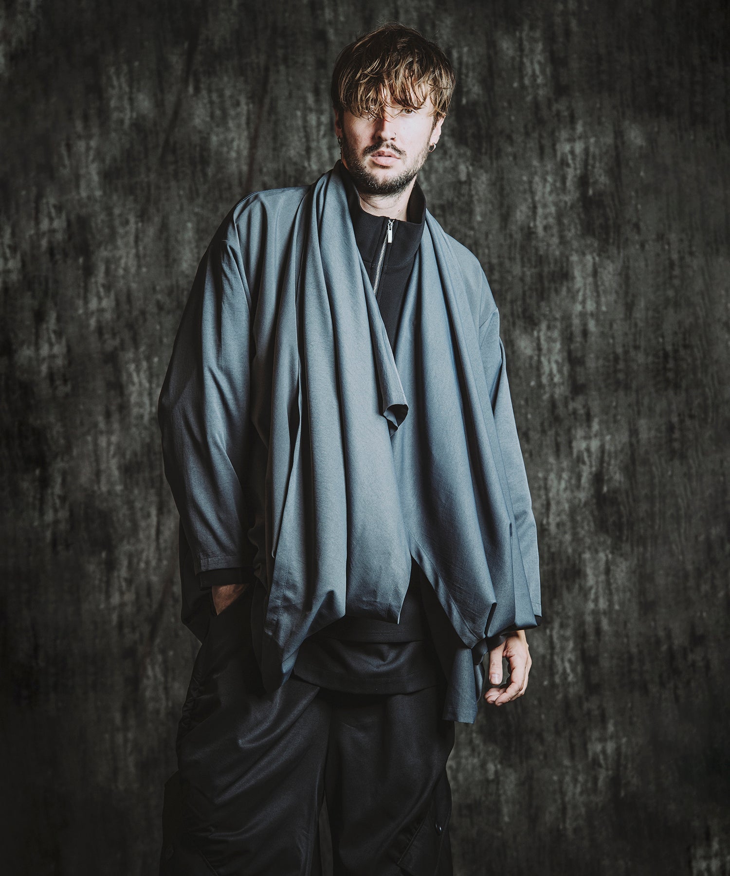 GRAY Model:H182cm