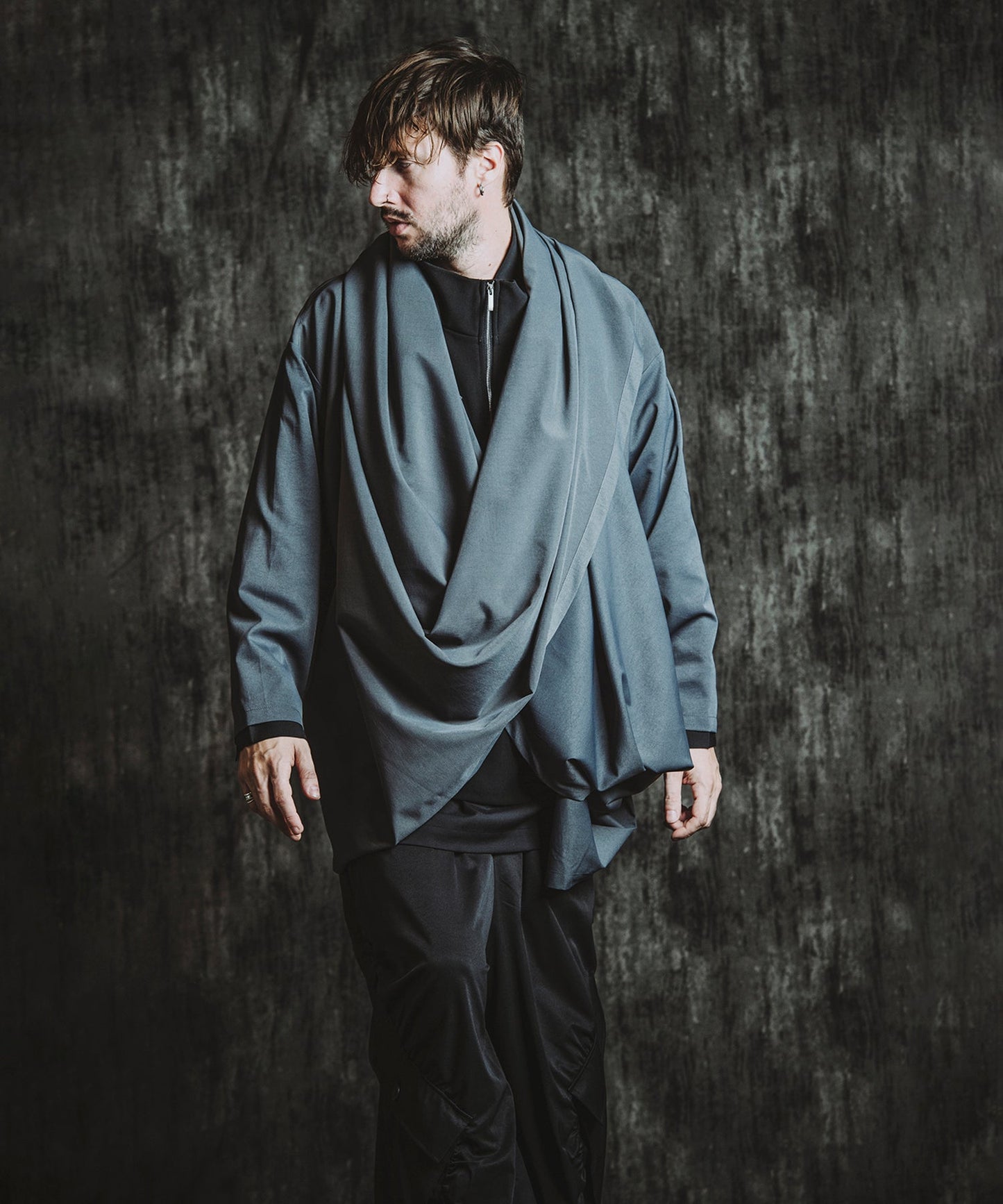 GRAY Model:H182cm