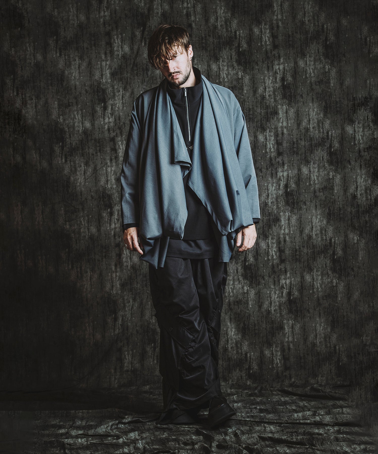 GRAY Model:H182cm