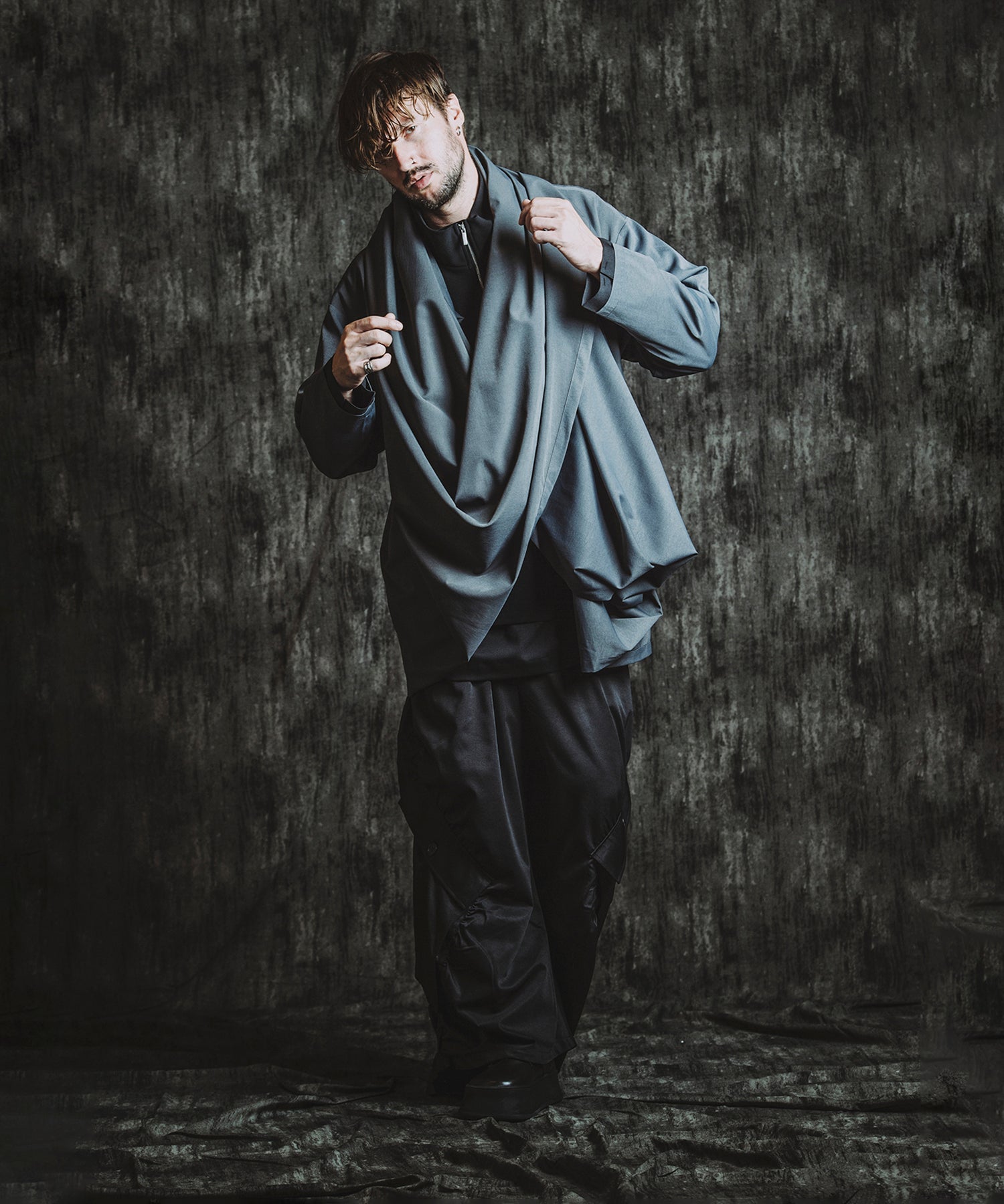 GRAY Model:H182cm