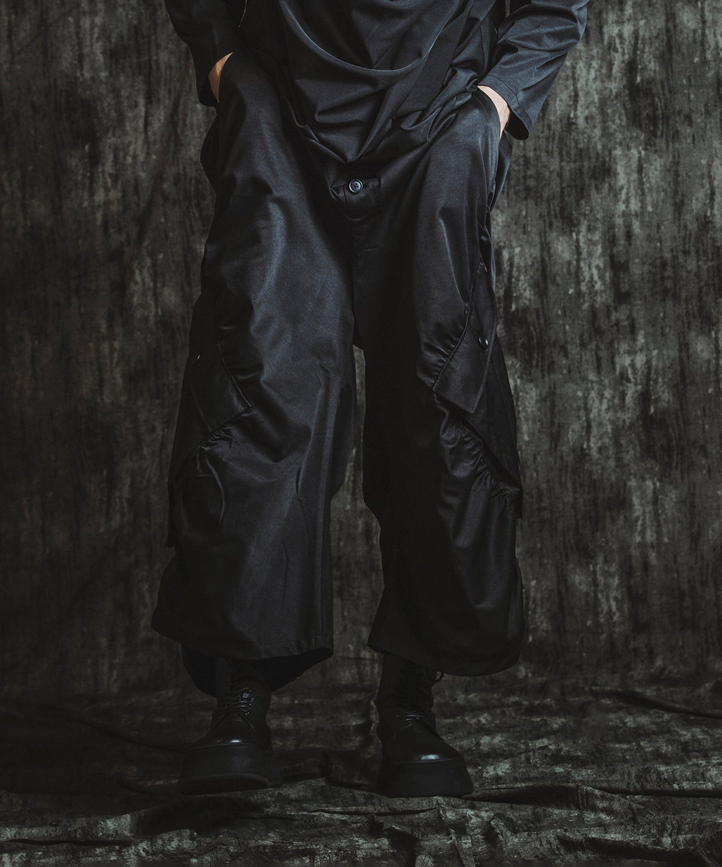 BLACK Model:H182cm