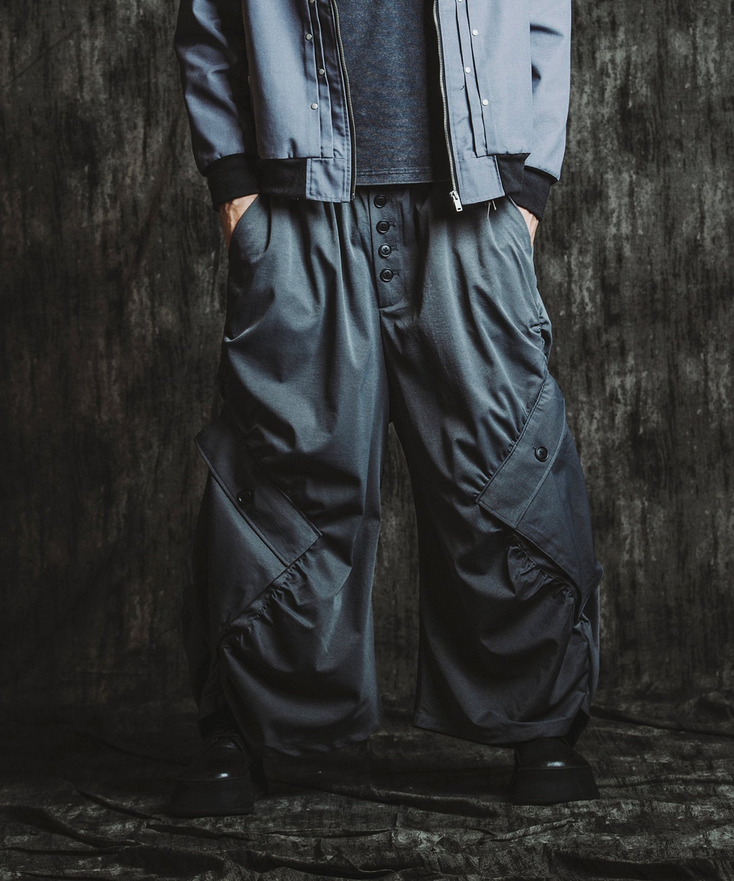 GRAY Model:H182cm