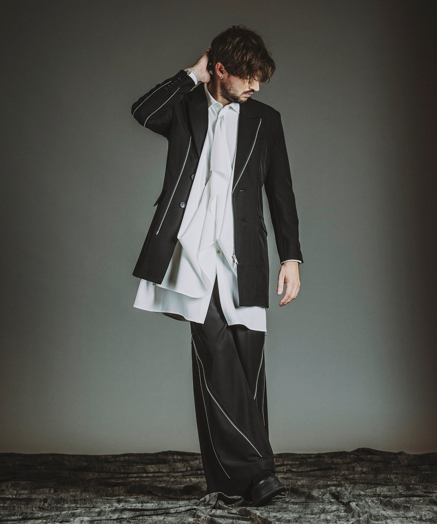 BLACK Model:H182cm
