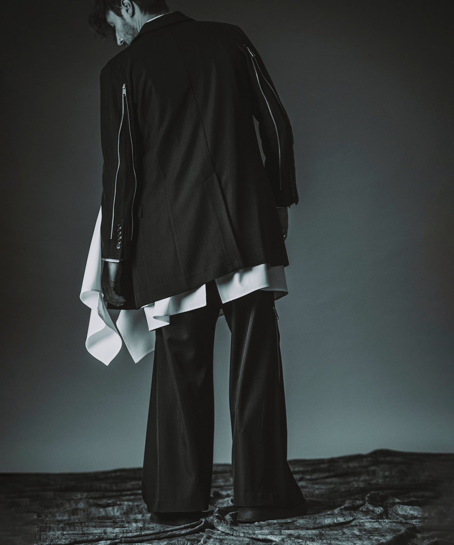 BLACK Model:H182cm