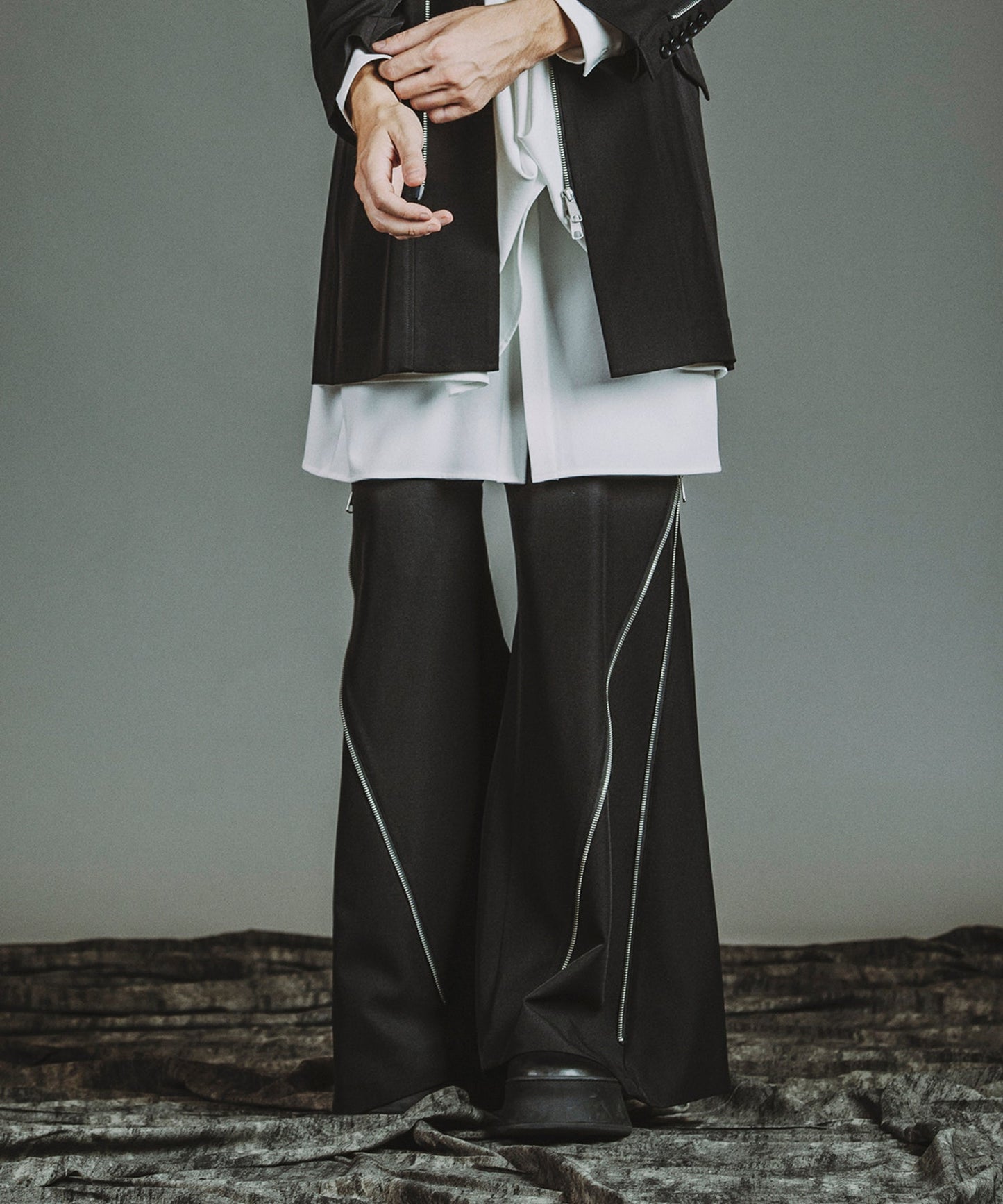 BLACK Model:H182cm