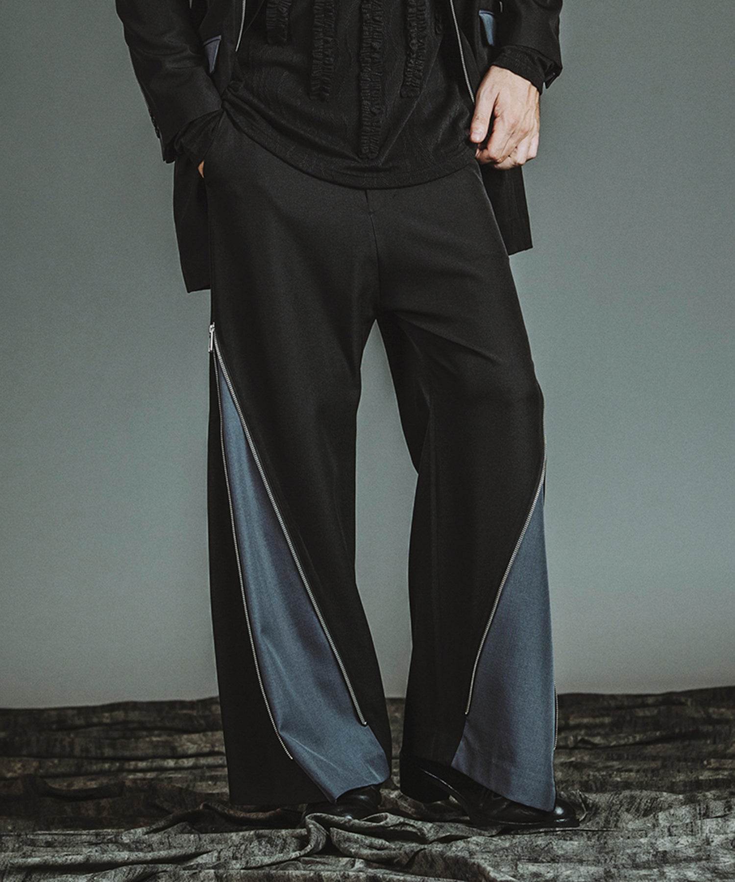 チェンジングフレアトラウザーズ