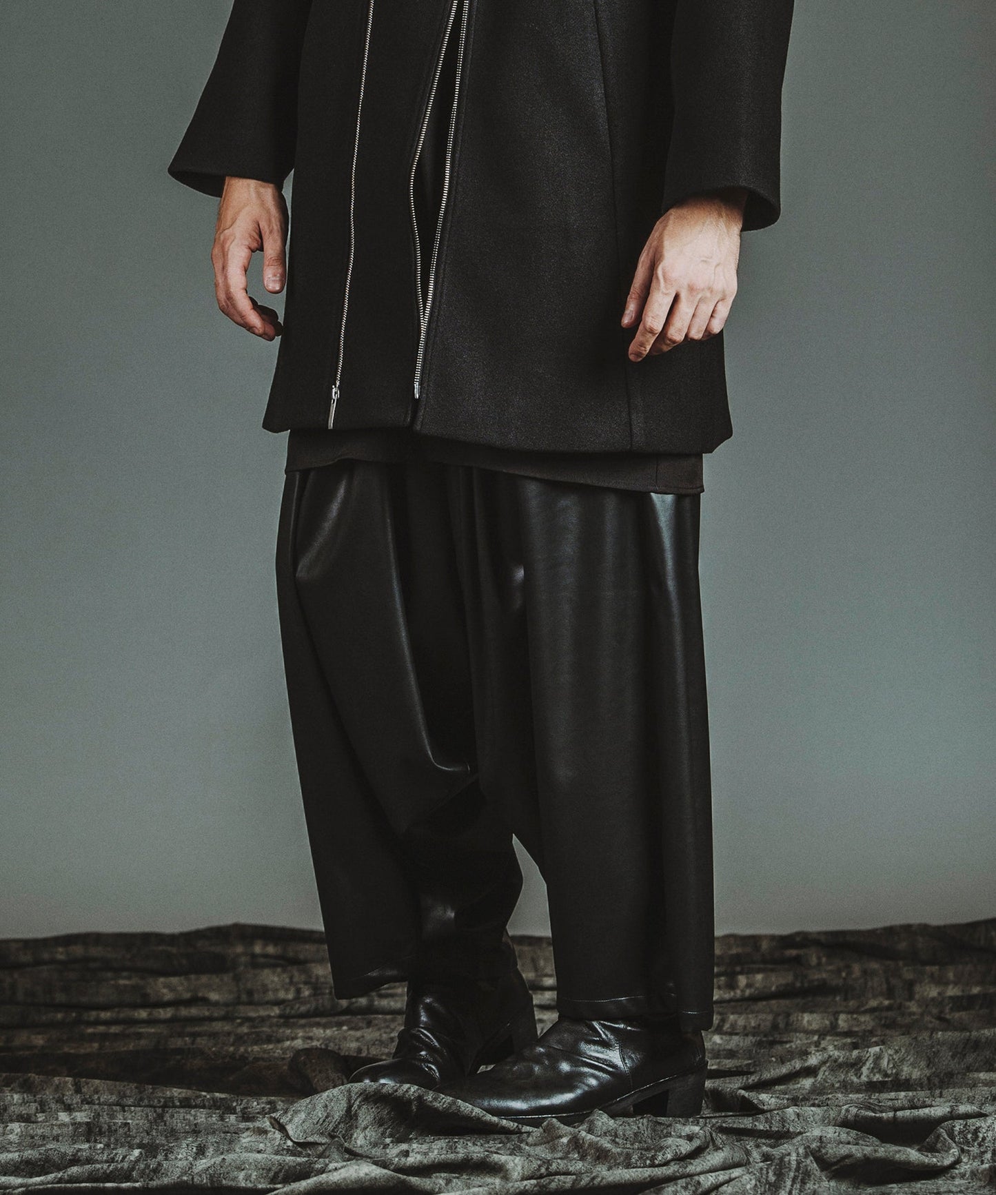 BLACK Model:H182cm