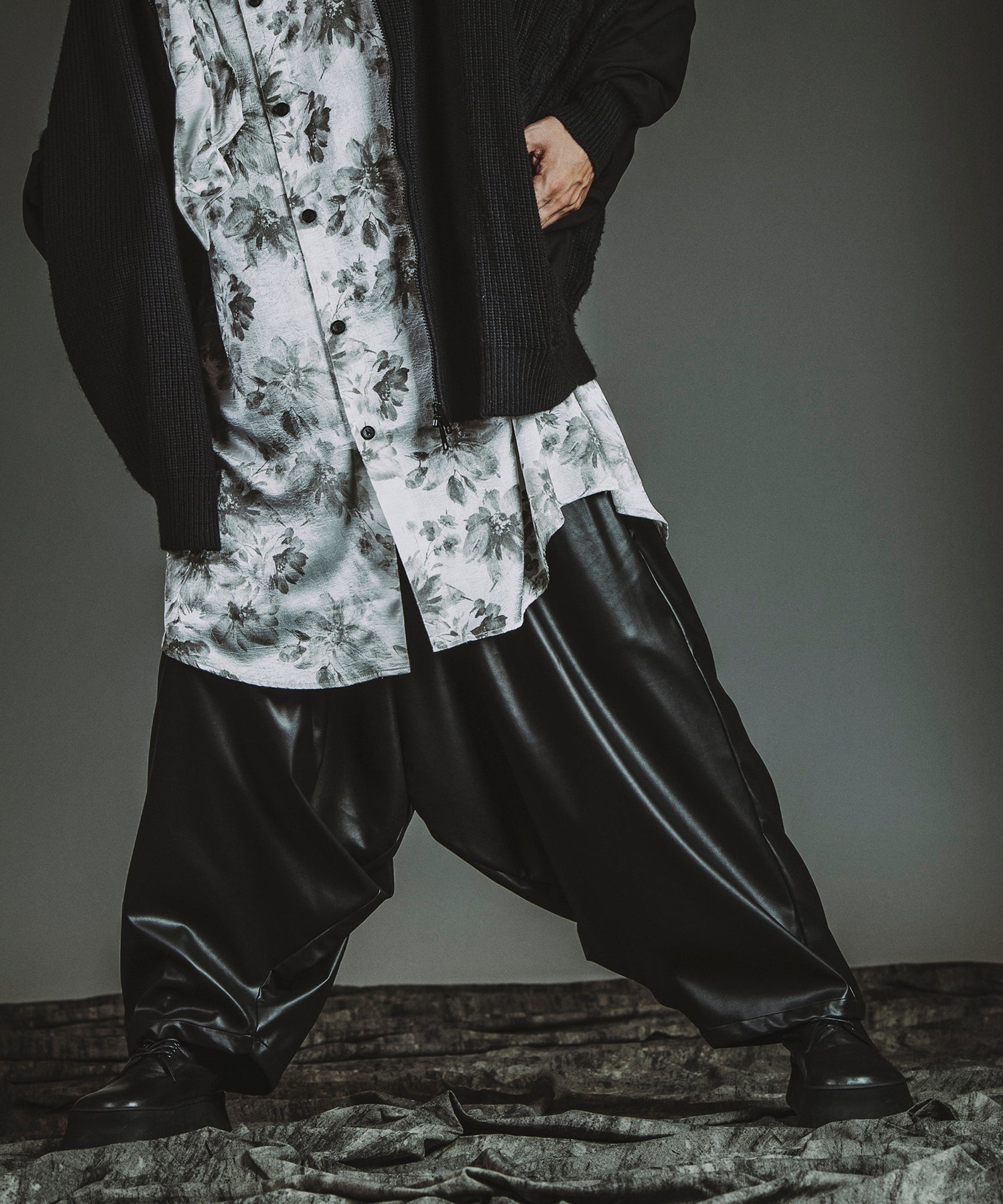 BLACK Model:H182cm