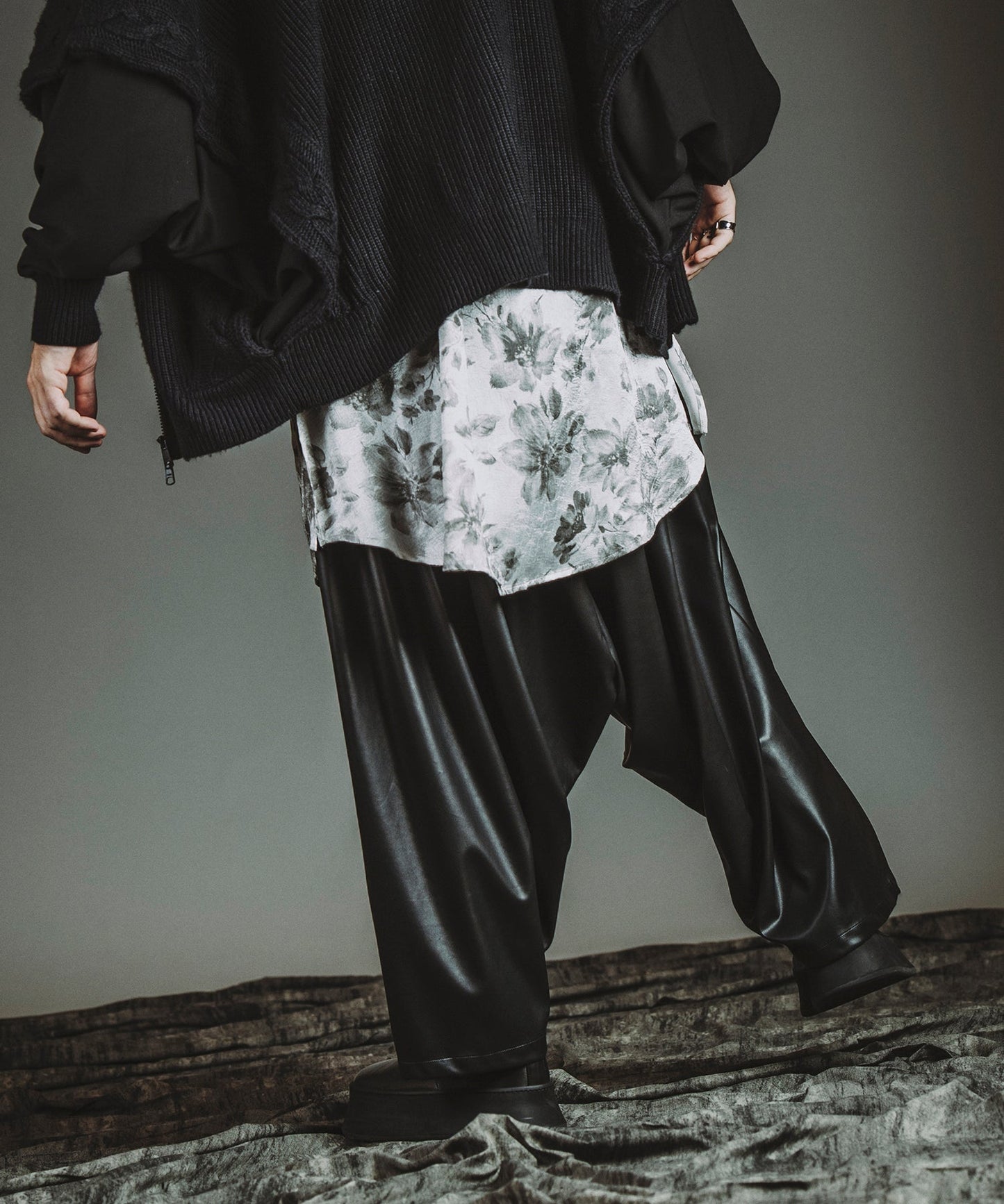 BLACK Model:H182cm