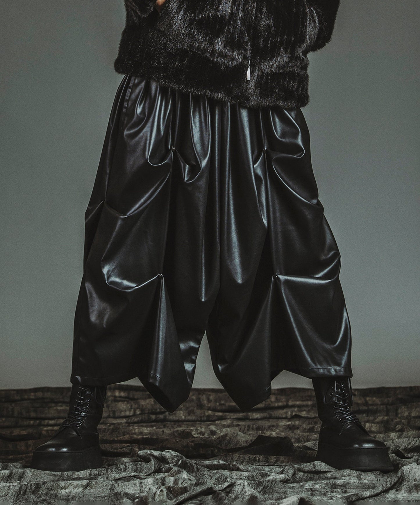 BLACK Model:H182cm