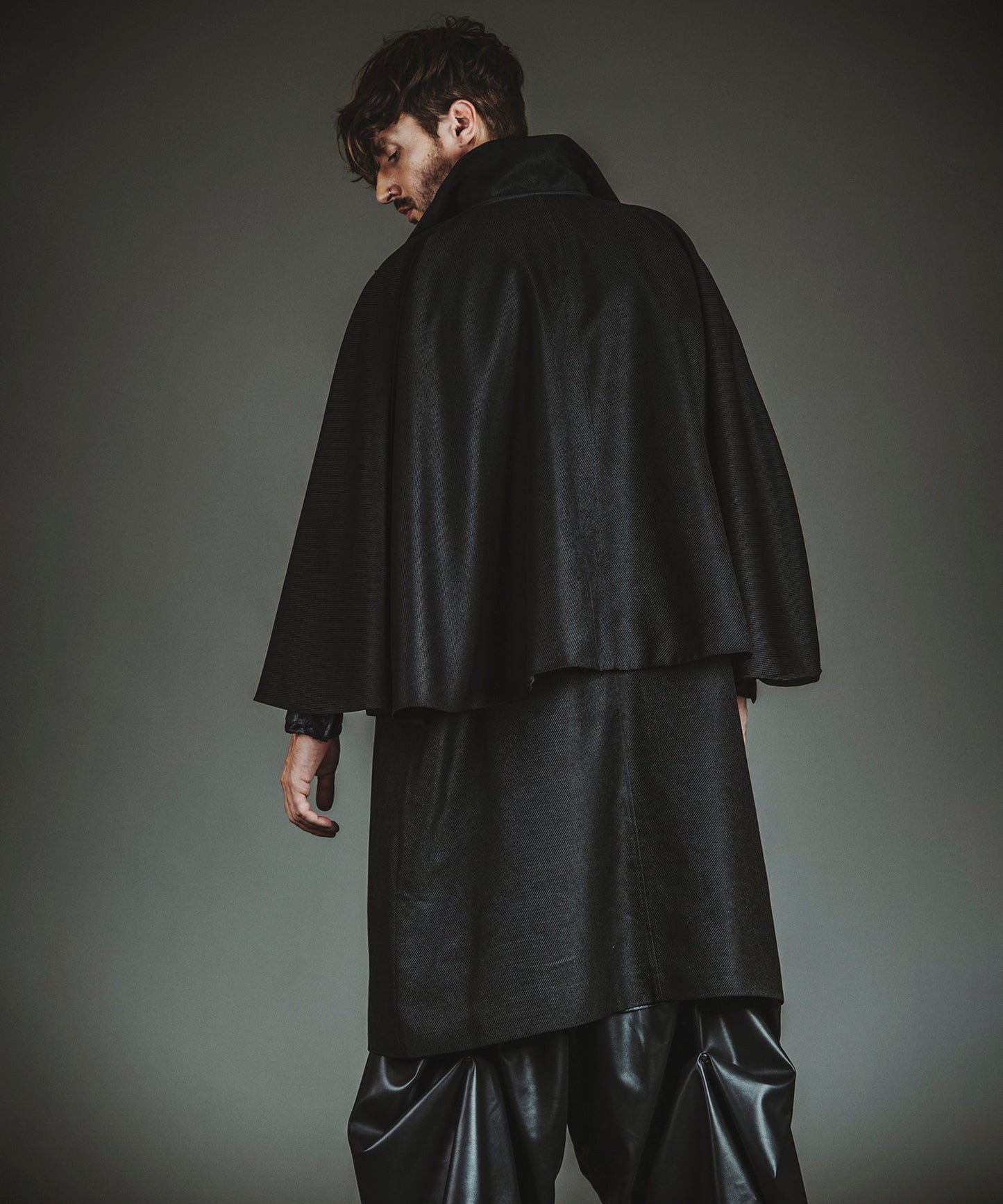BLACK Model:H182cm