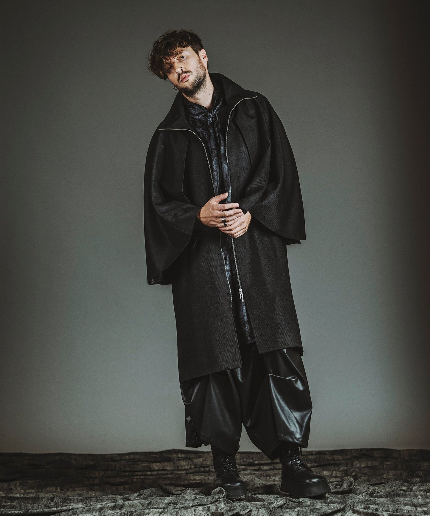 BLACK Model:H182cm