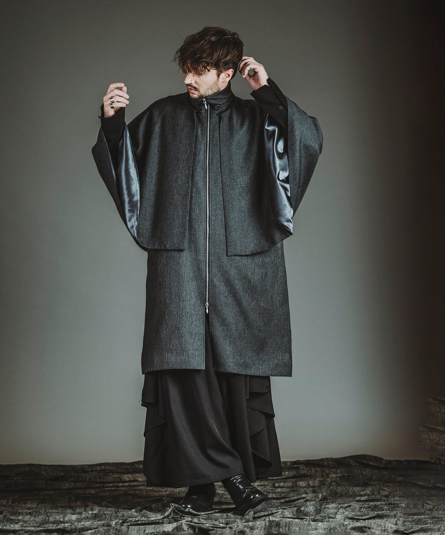 GRAY Model:H182cm