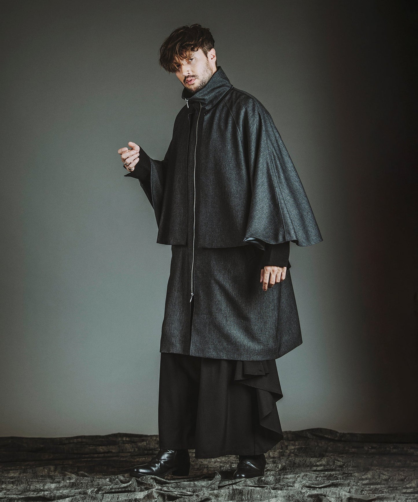 GRAY Model:H182cm