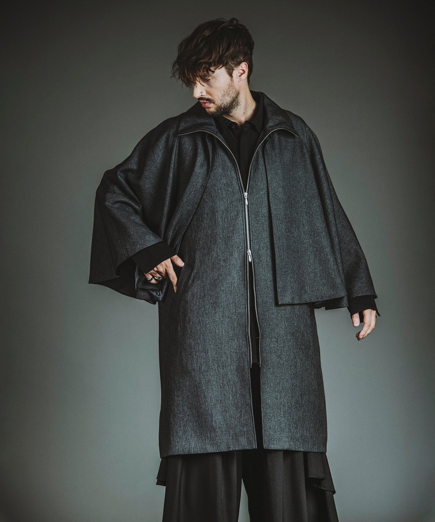 GRAY Model:H182cm