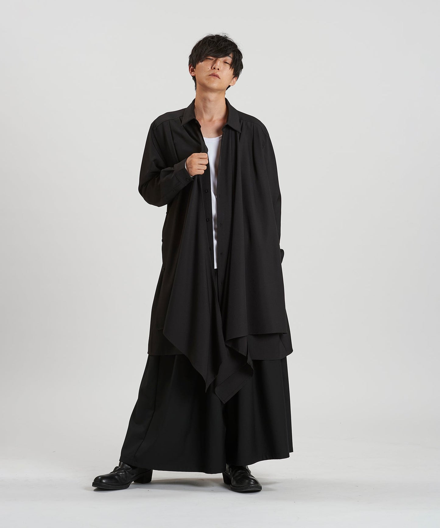 BLACK Model:H169cm
