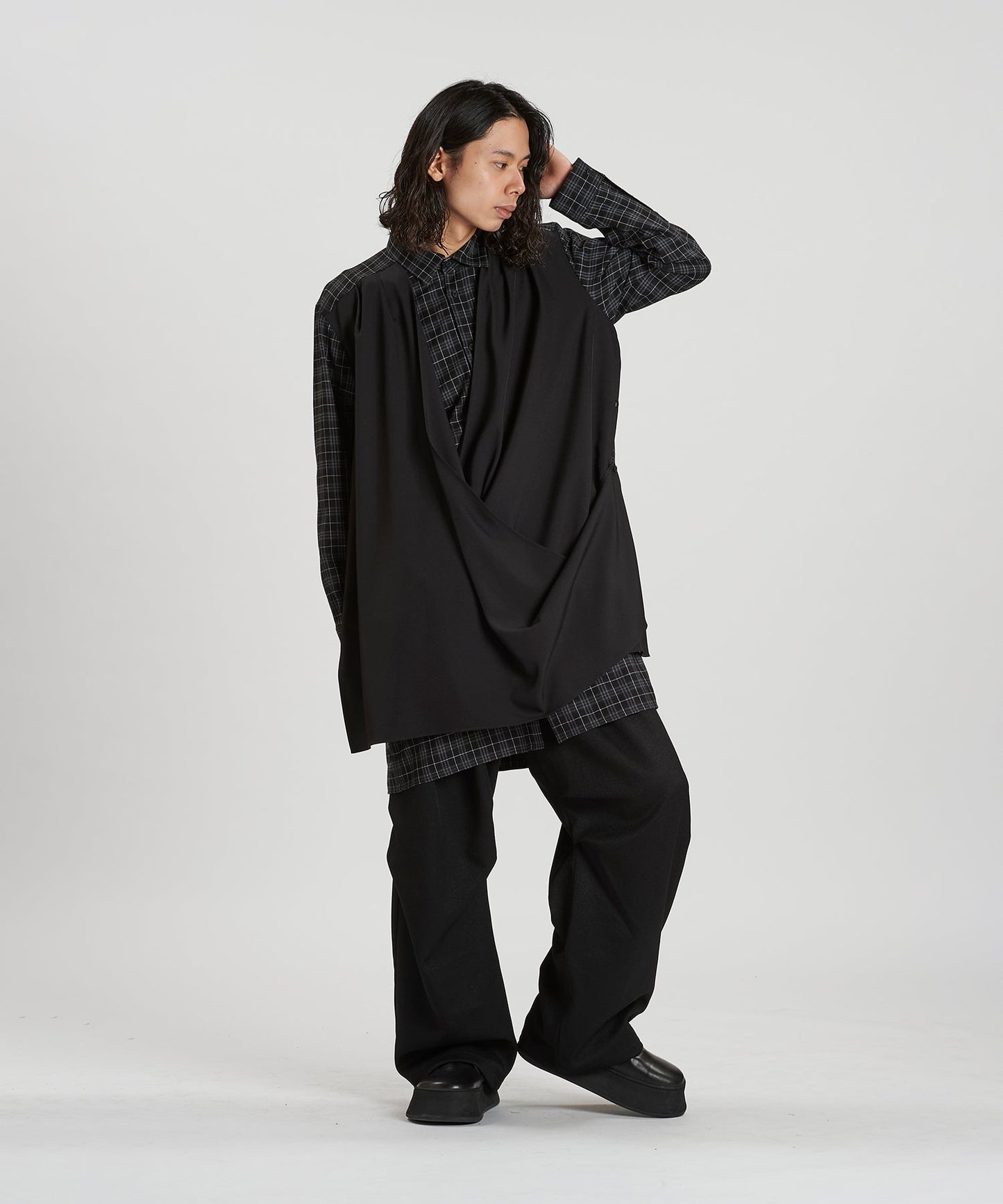 CHECK Model:H180cm