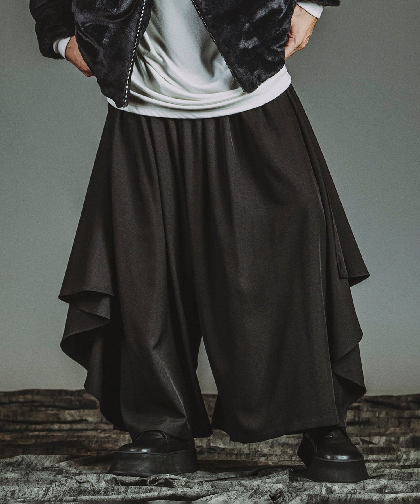 BLACK Model:H182cm