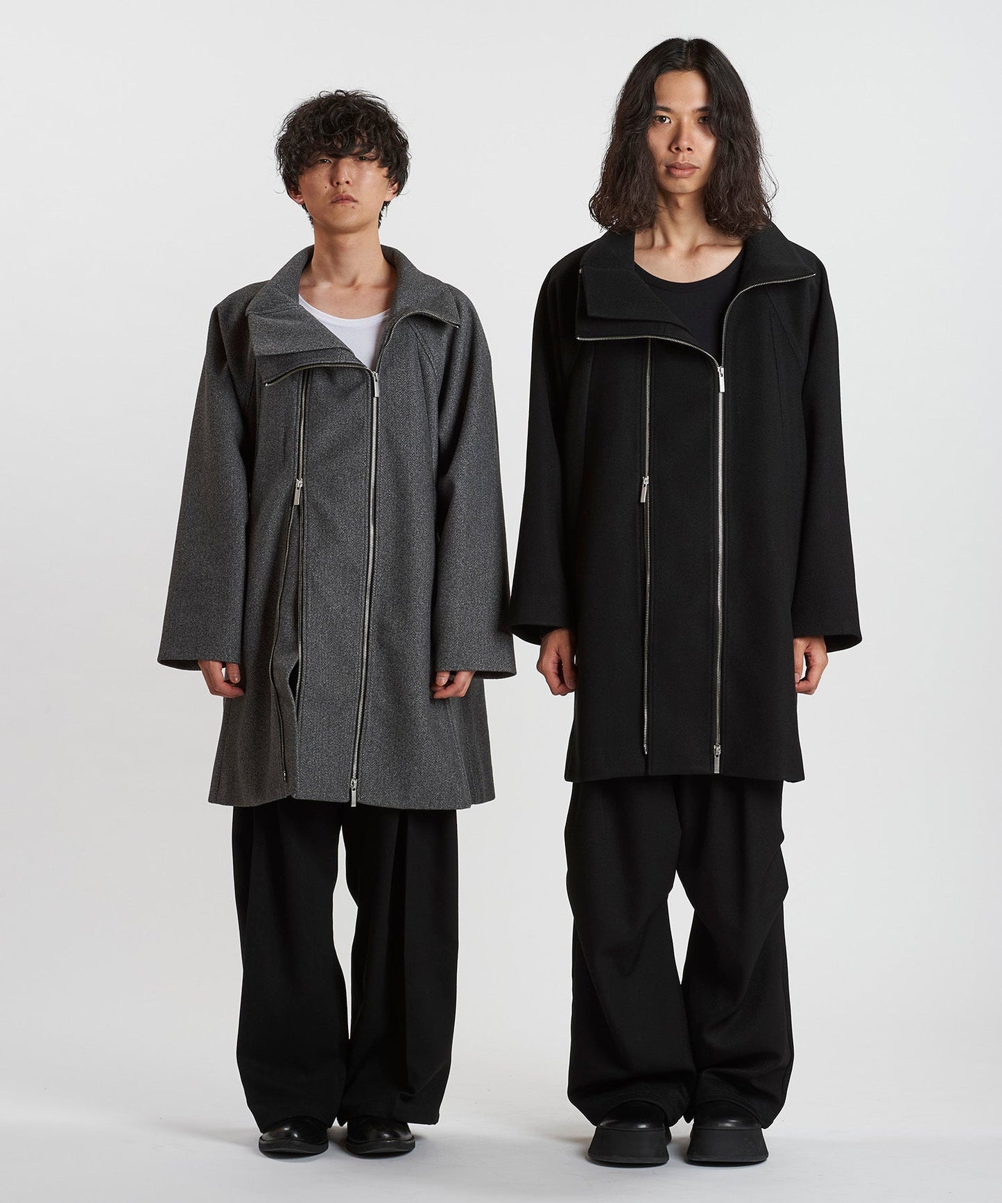 GRAY Model:H169cm / BLACK Model:H180cm