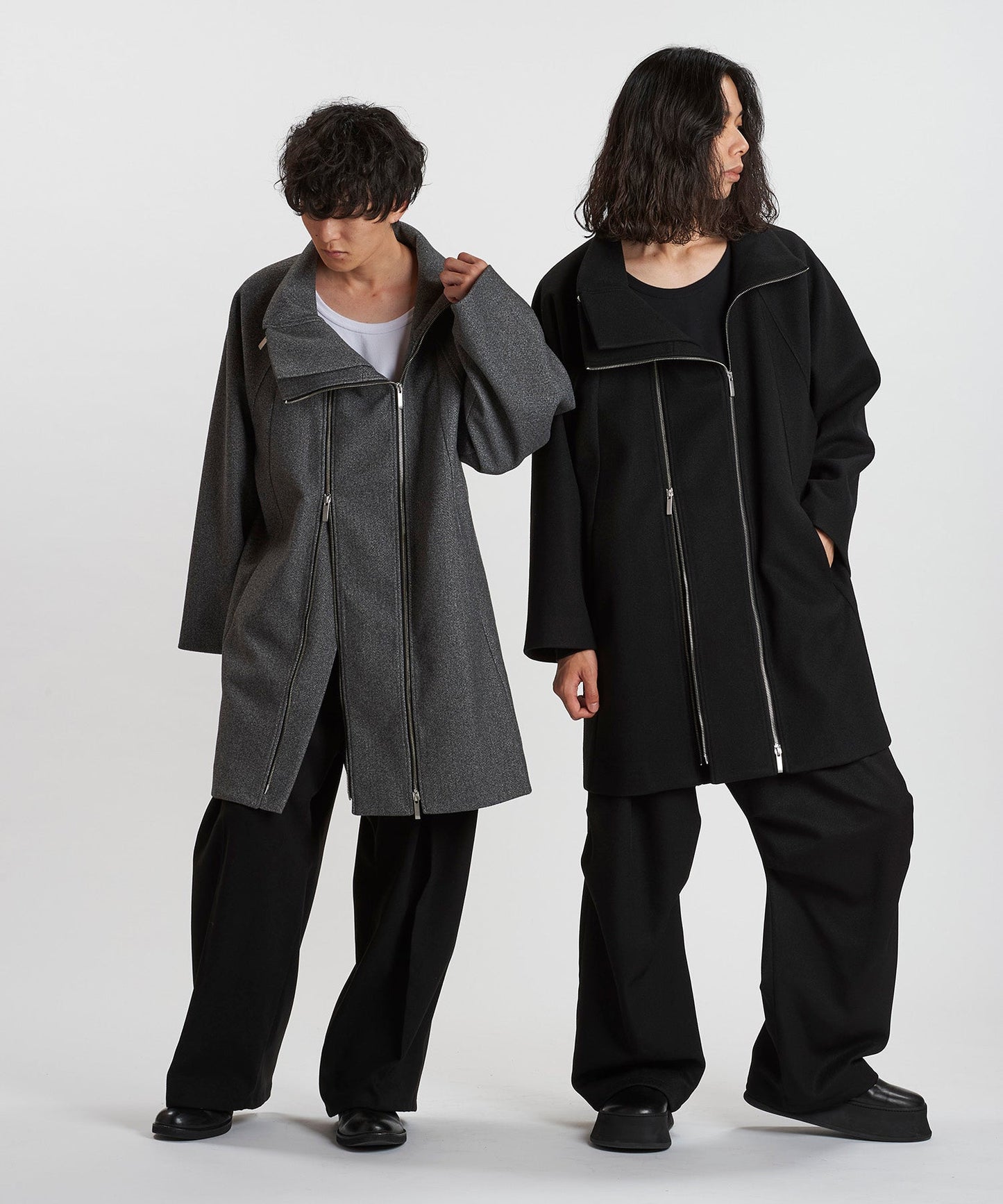 GRAY Model:H169cm / BLACK Model:H180cm