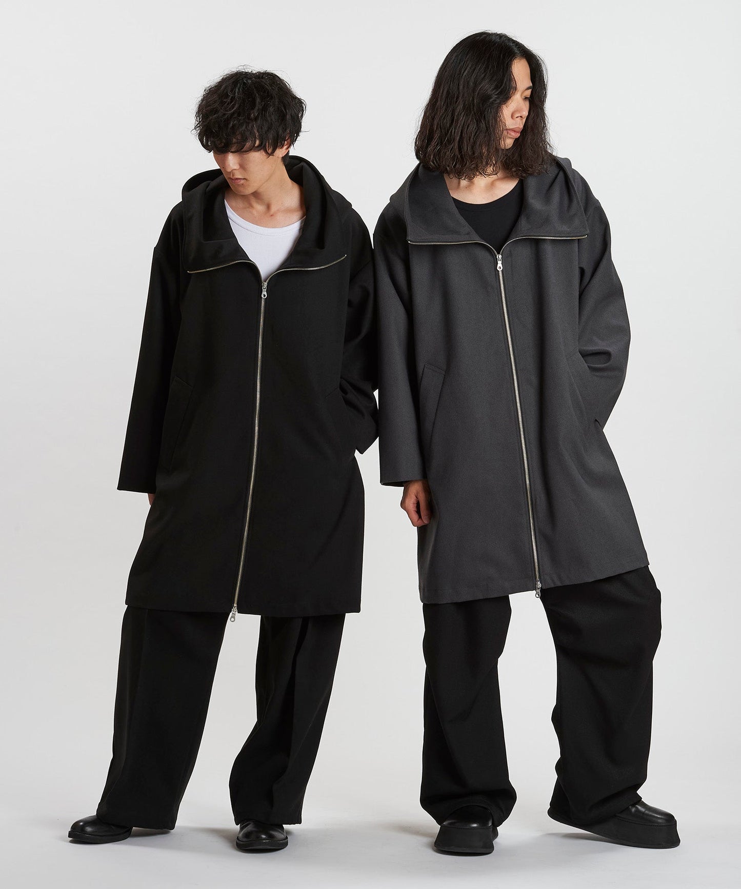 BLACK Model:H169cm / GRAY Model:H180cm