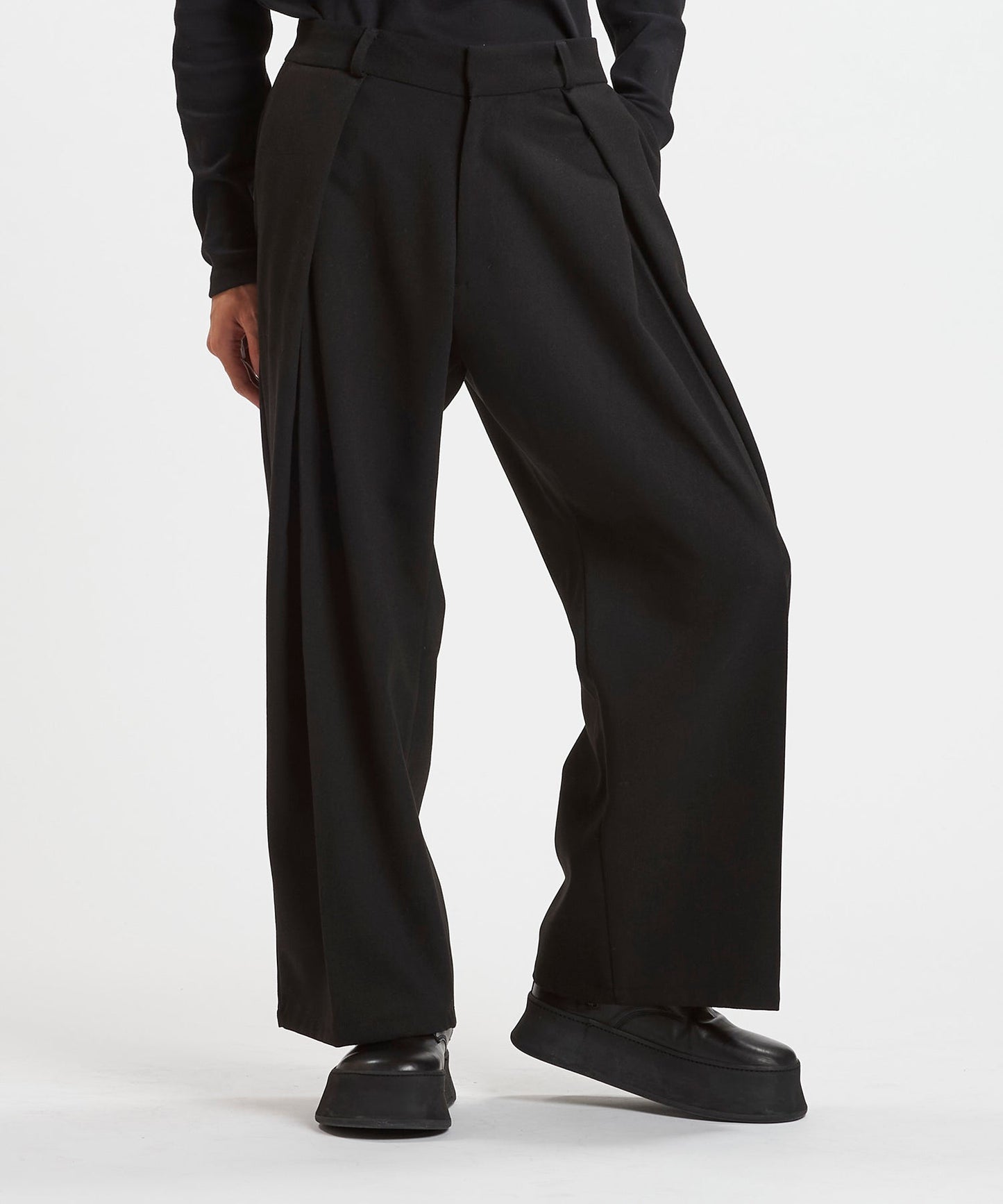 クロスタックワイドトラウザーズ