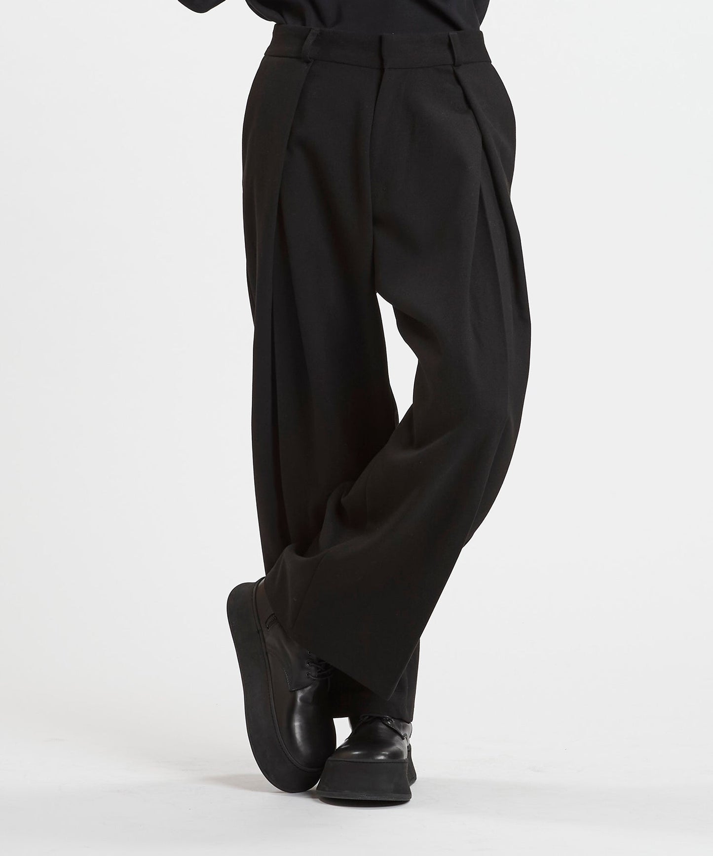 クロスタックワイドトラウザーズ