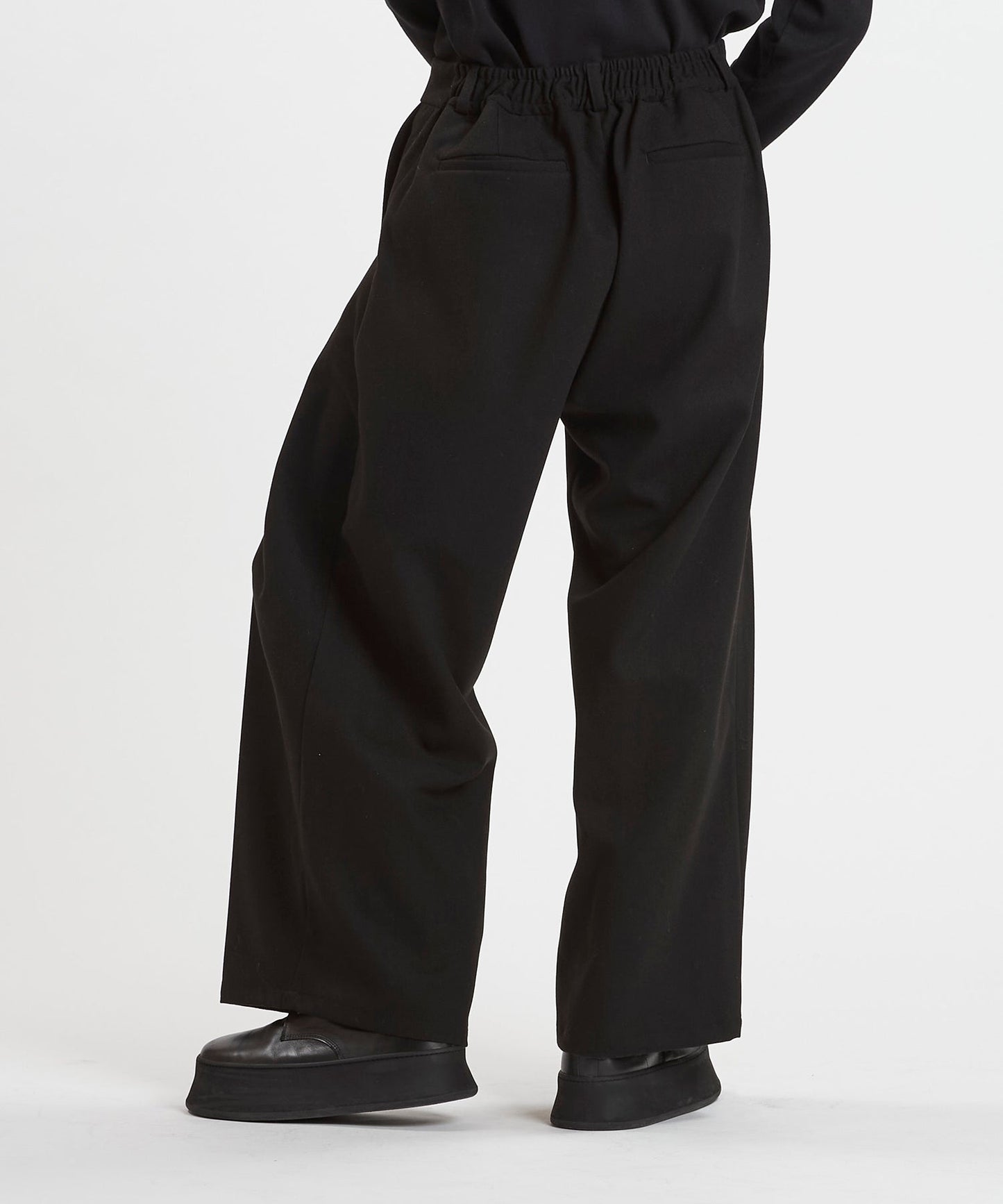 クロスタックワイドトラウザーズ