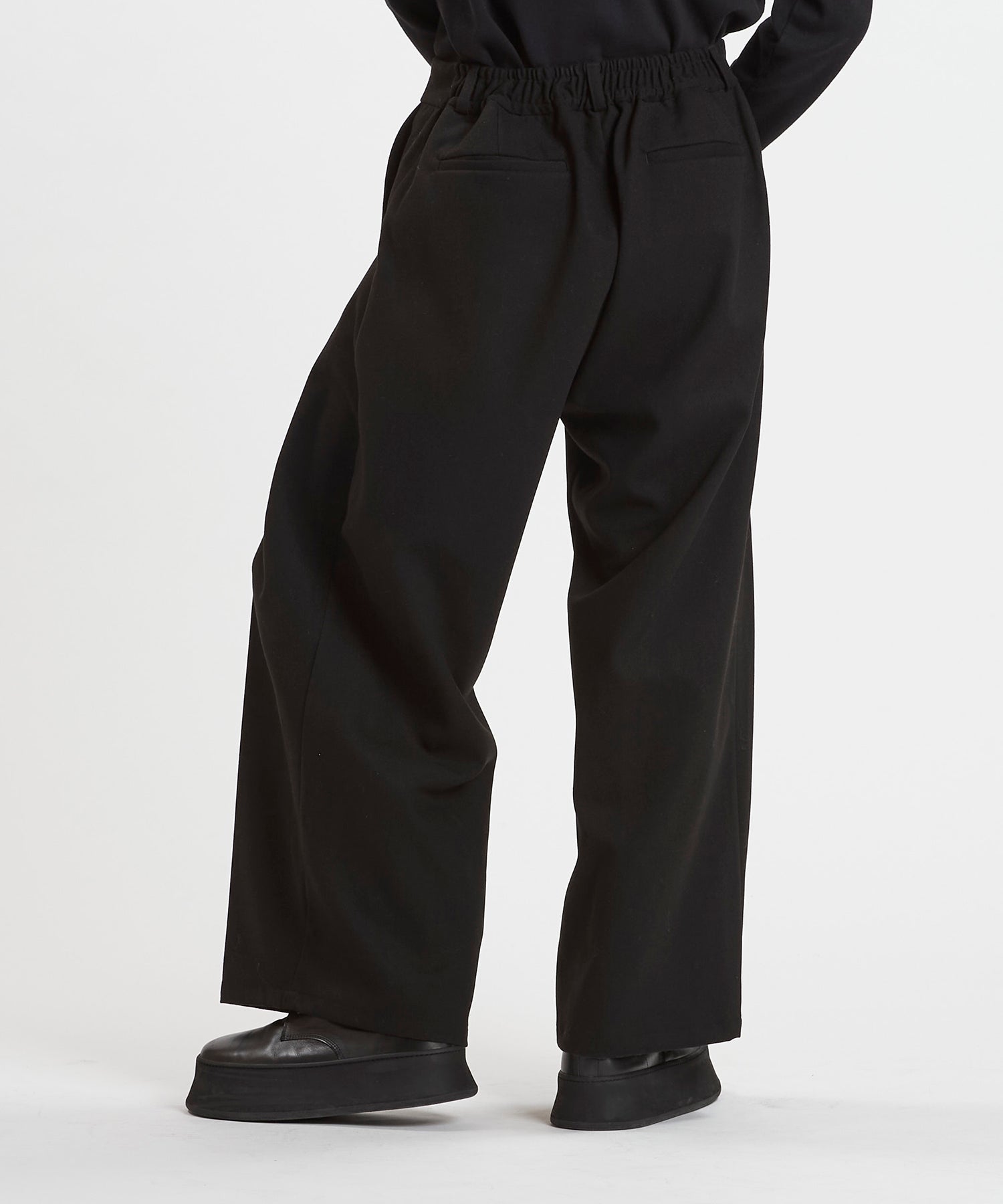 クロスタックワイドトラウザーズ