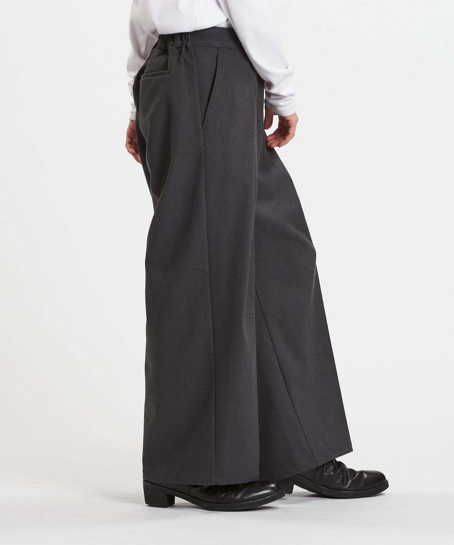 クロスタックワイドトラウザーズ