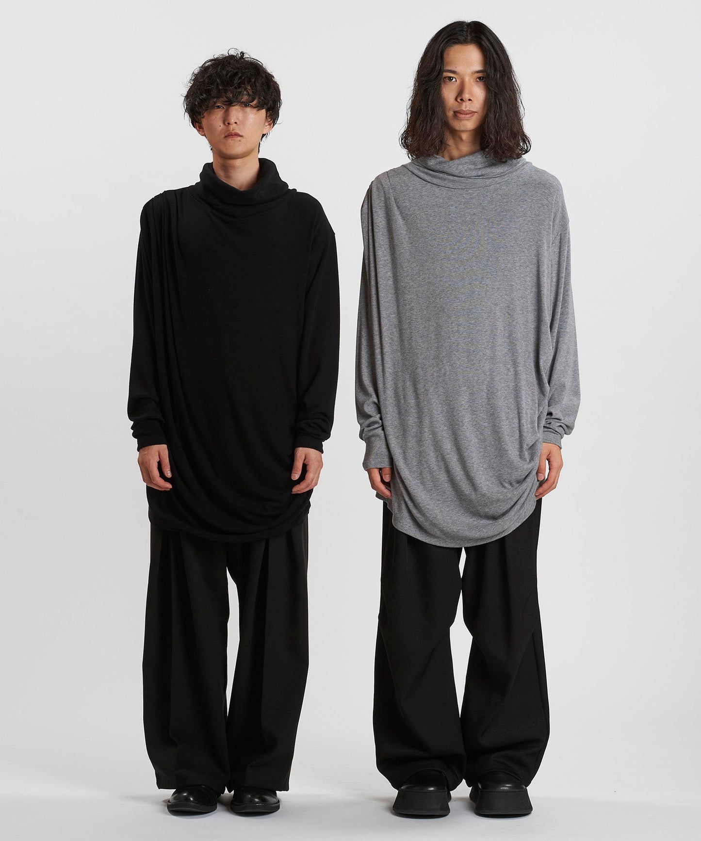 BLACK Model:H169cm / GRAY Model:H180cm