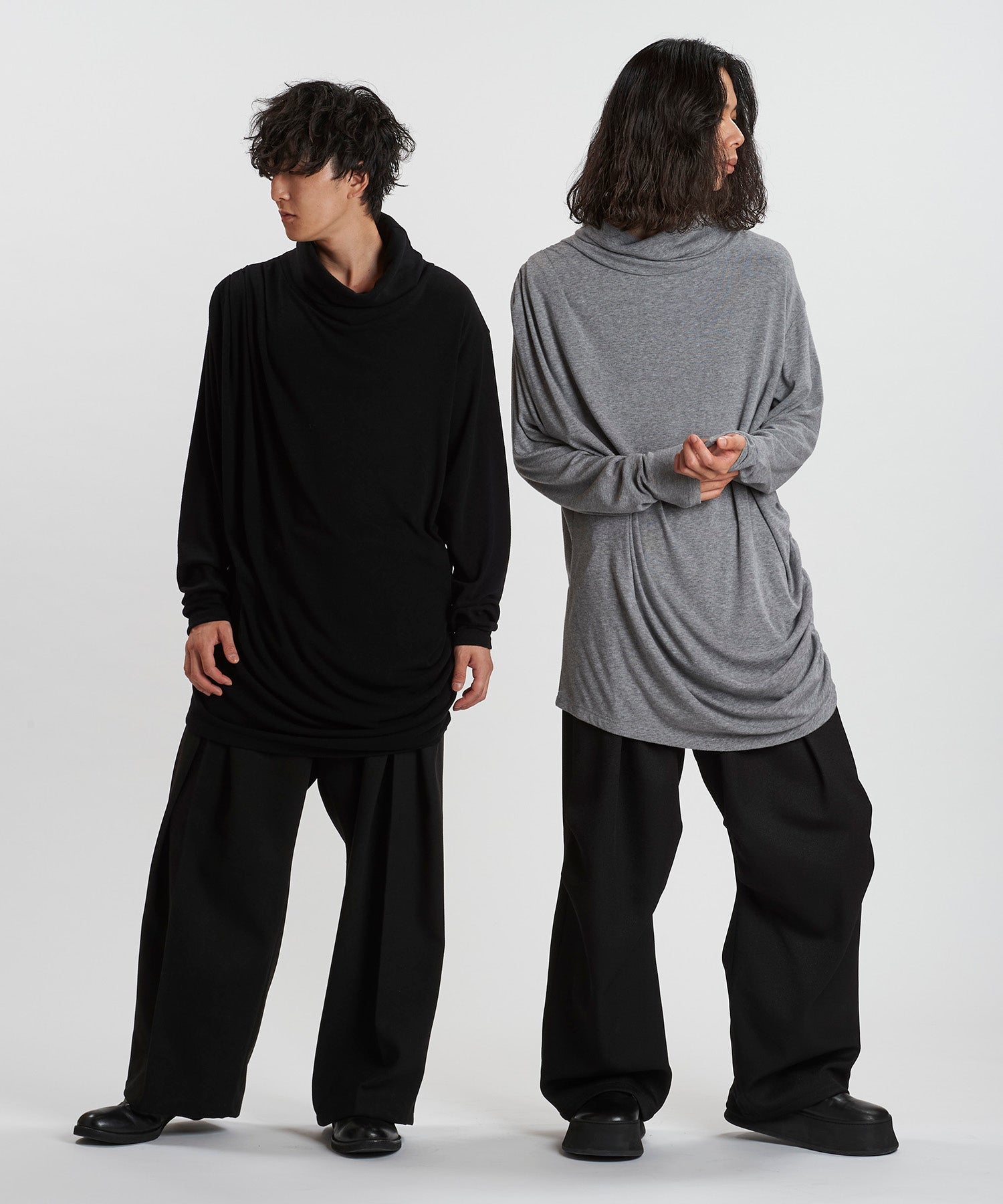 BLACK Model:H169cm / GRAY Model:H180cm