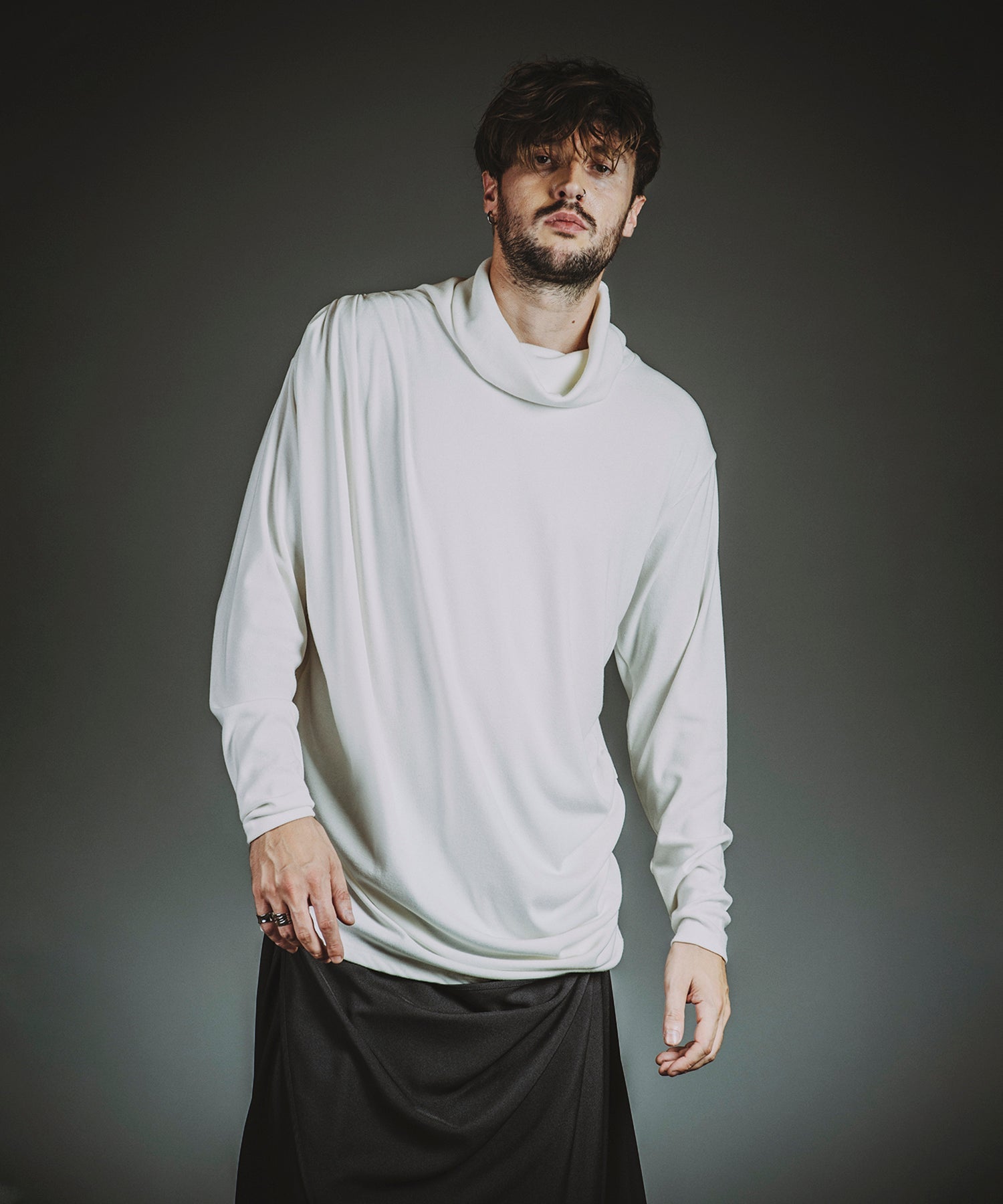 ボリュームネックギャザードレープPO