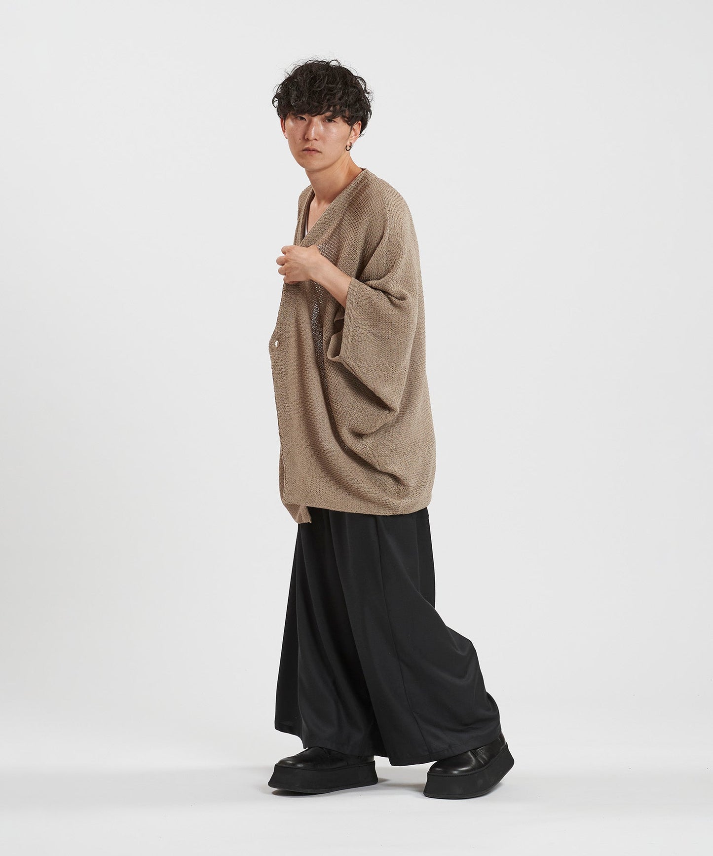 GRAYBEIGE Model:H169cm