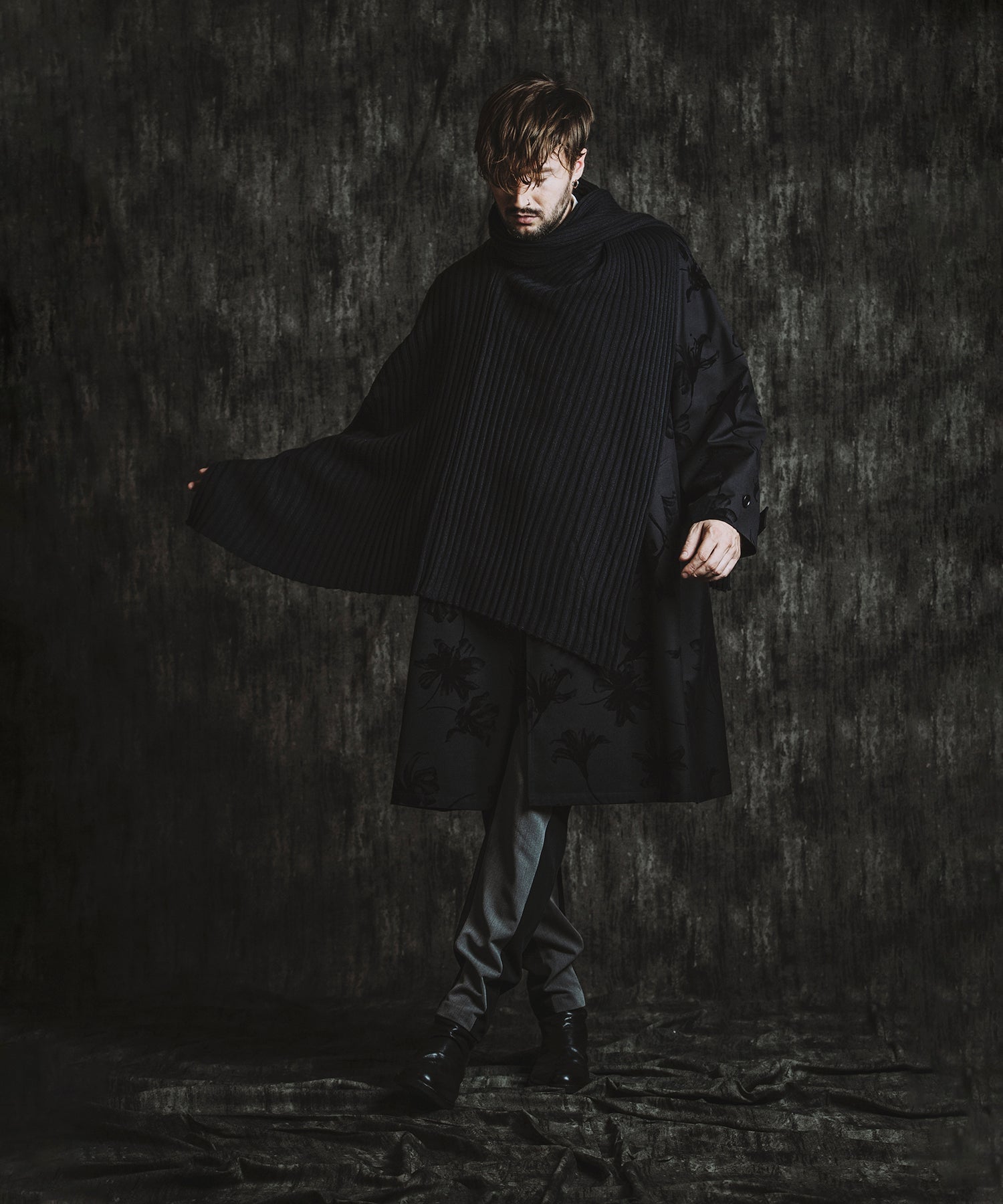 BLACK Model:H182cm