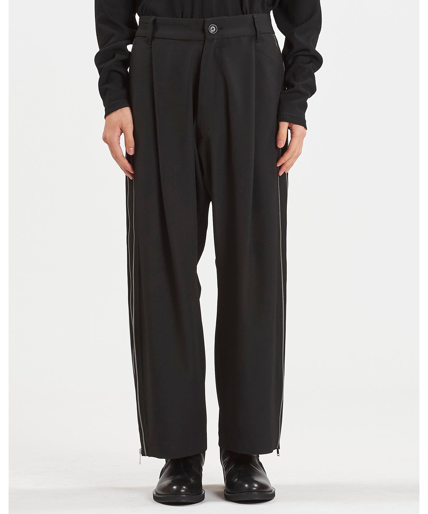 【未使用品】NO ID. ノーアイディー セットアップ 総柄　定価42900円 NO ID.