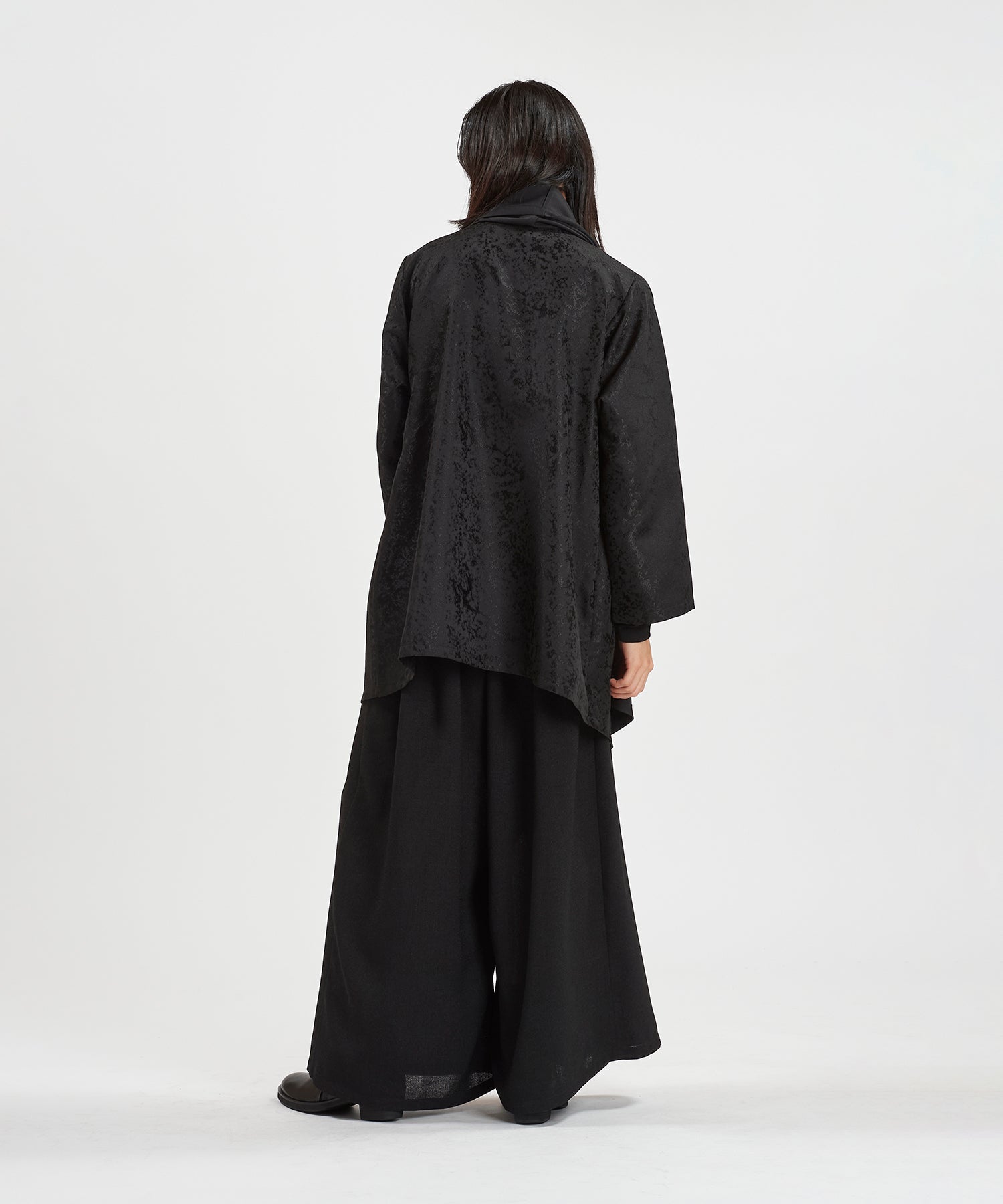 PATTERN1 Model:H180cm