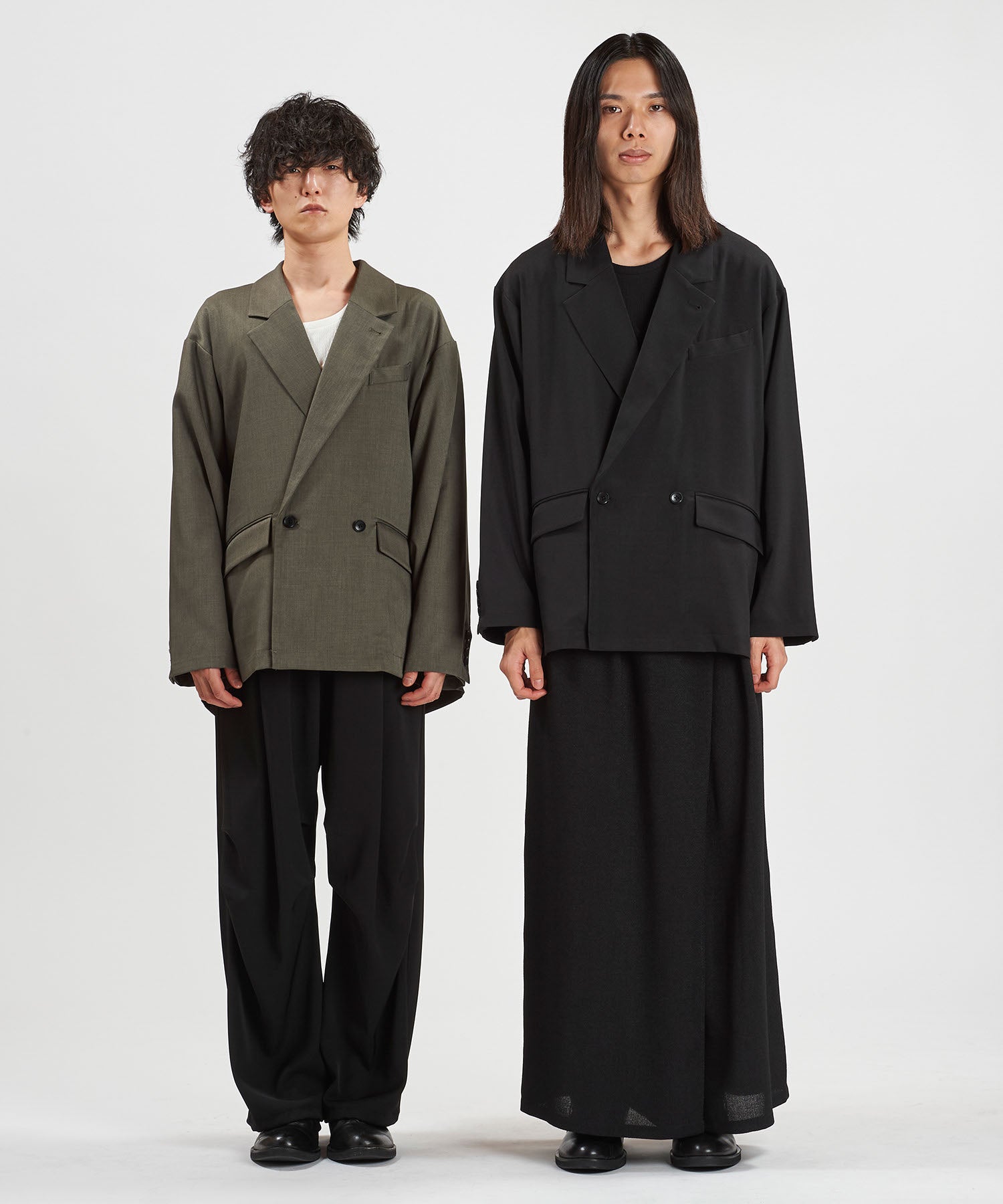 GRAY Model:H169cm / BLACK Model:H180cm