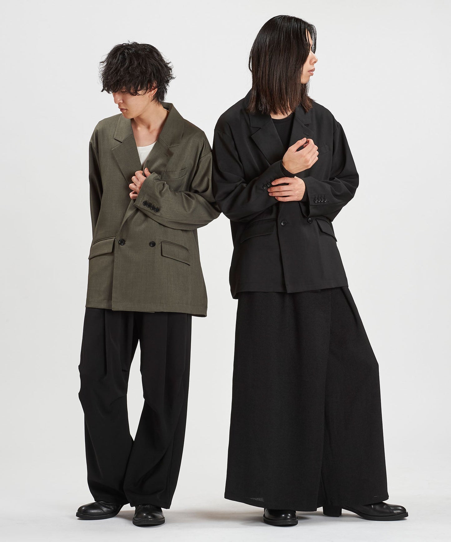 GRAY Model:H169cm / BLACK Model:H180cm