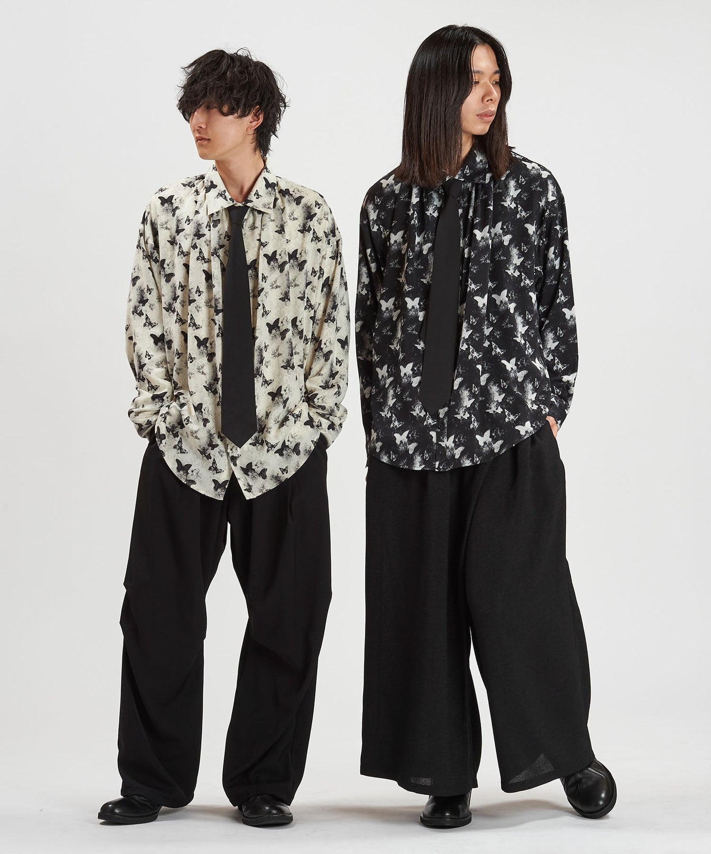 WHITE Model:H169cm / BLACK Model:H180cm