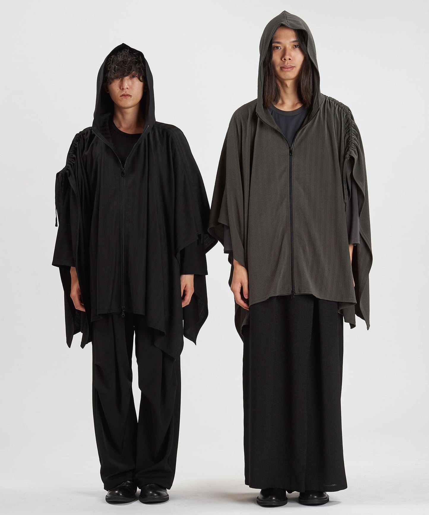 BLACK Model:H169cm / GRAY Model:H180cm