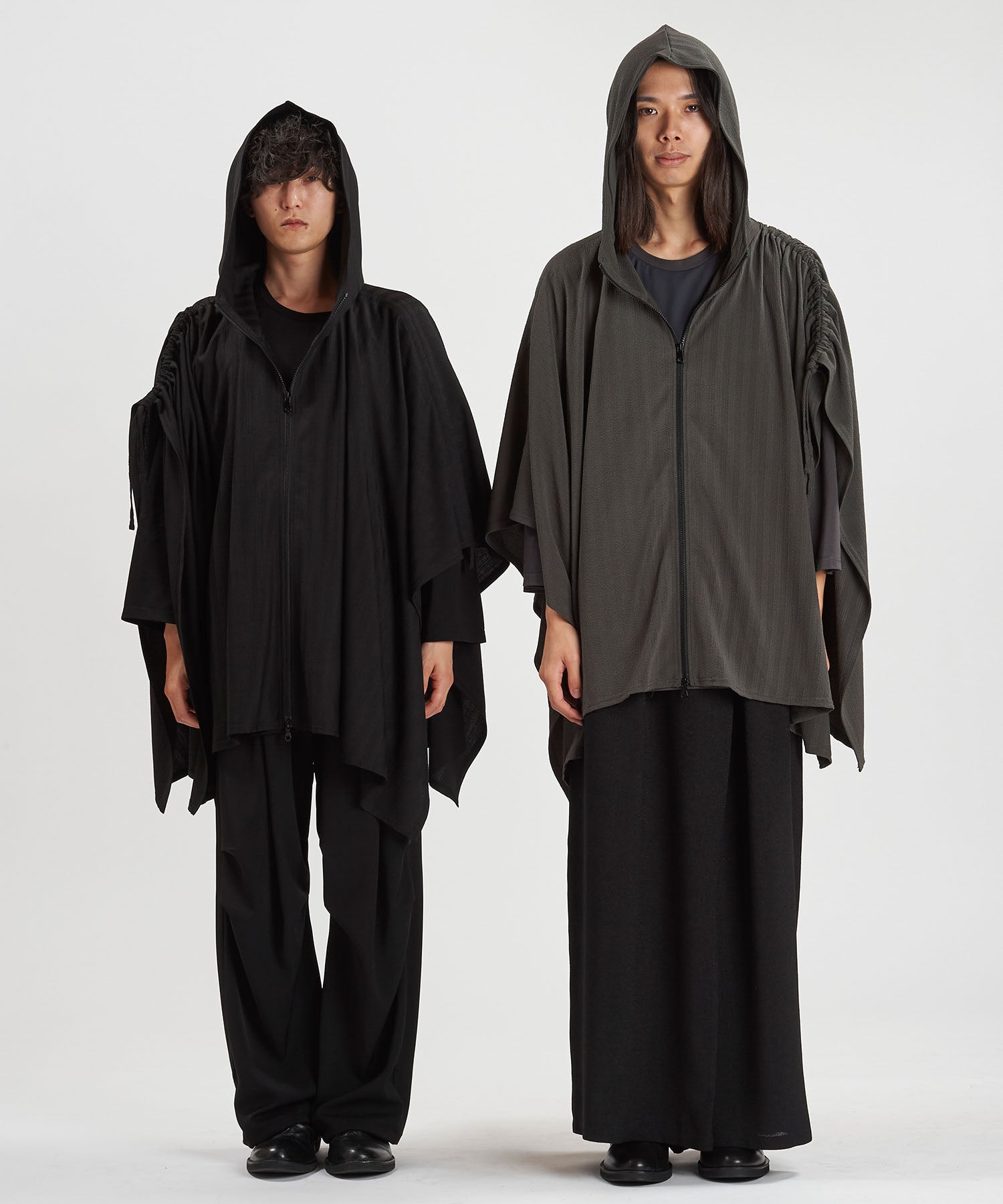 BLACK Model:H169cm / GRAY Model:H180cm