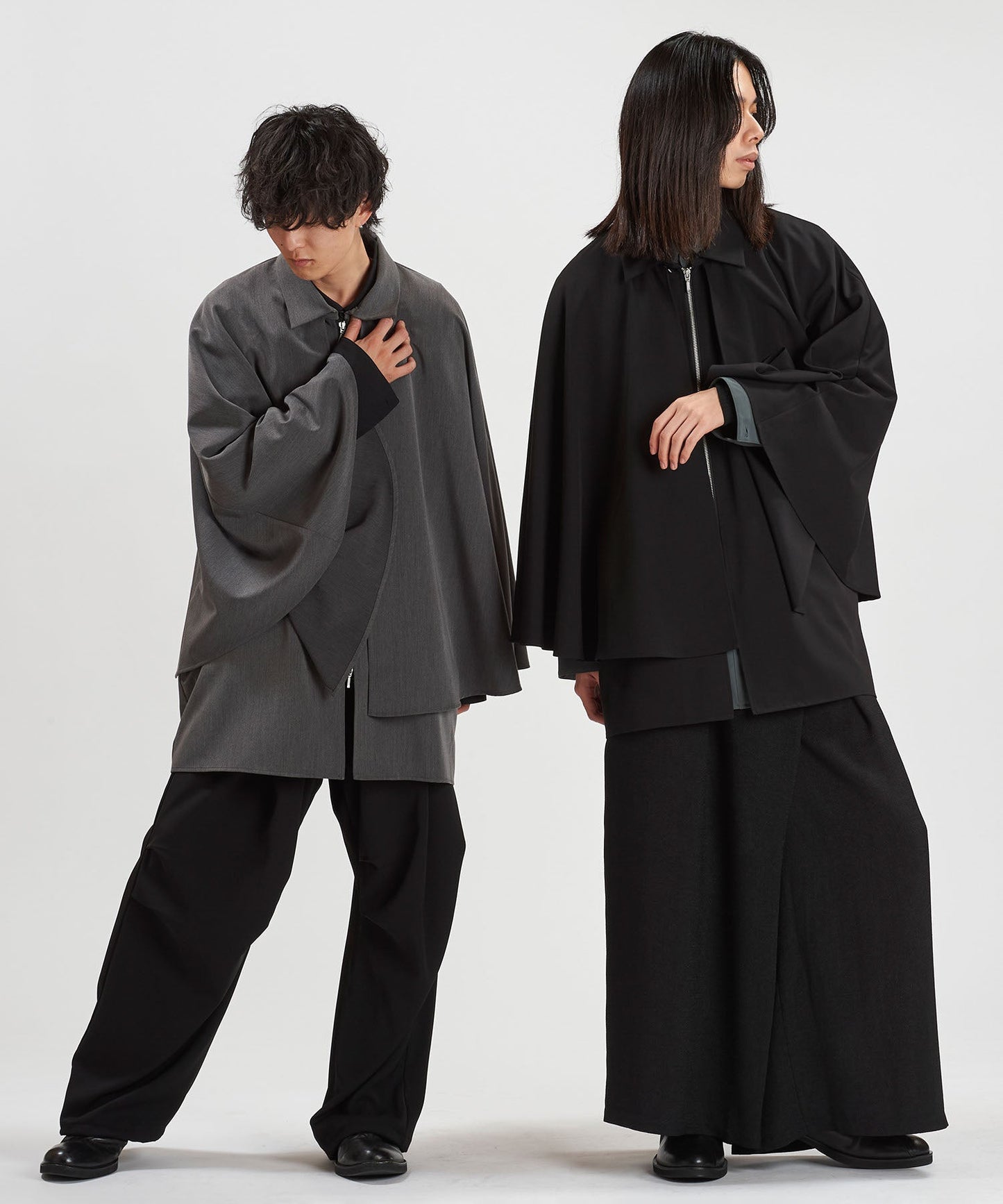 GRAY Model:H169cm / BLACK Model:H180cm