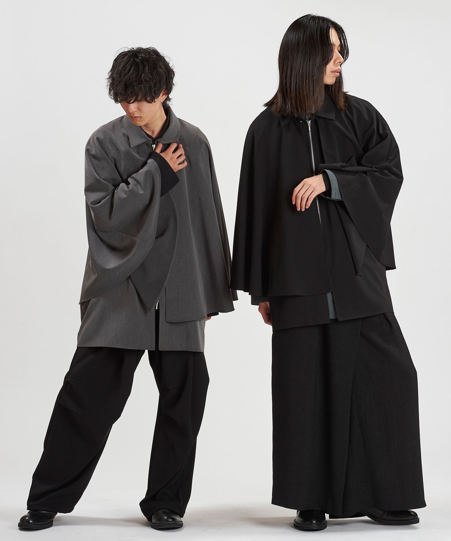 GRAY Model:H169cm / BLACK Model:H180cm