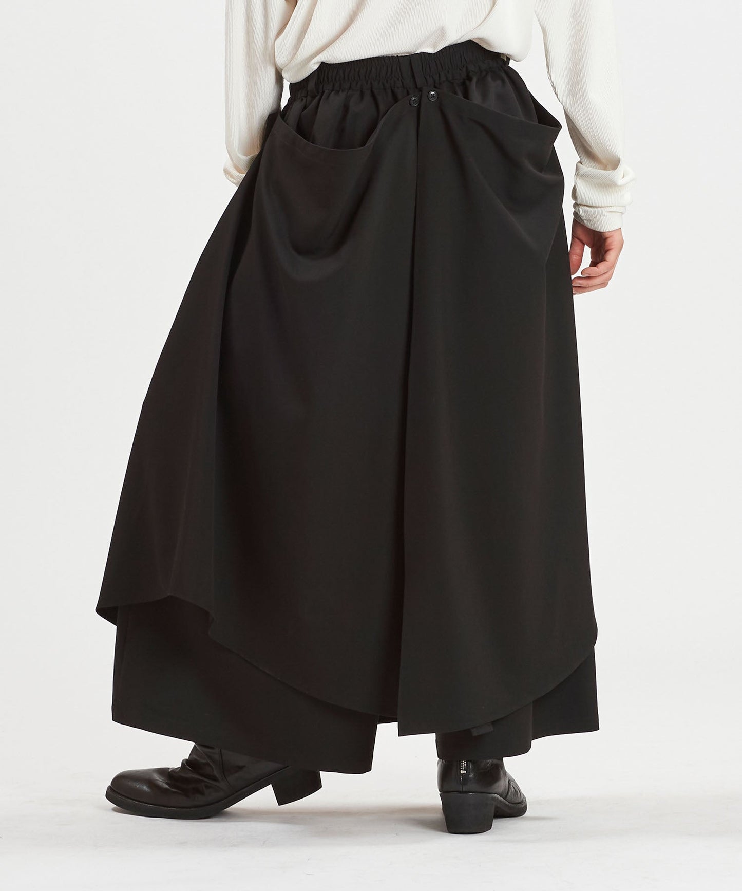 レイヤードケープバギートラウザーズ