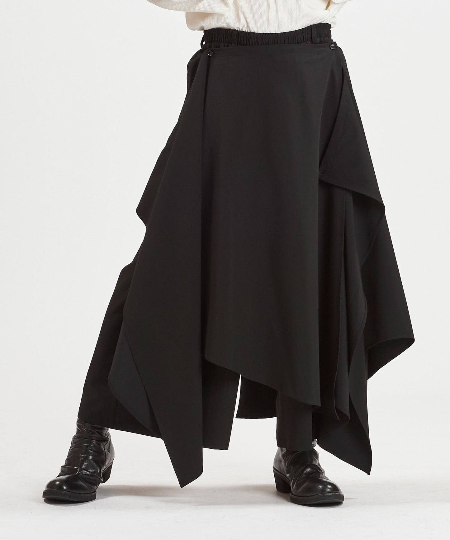 レイヤードケープバギートラウザーズ