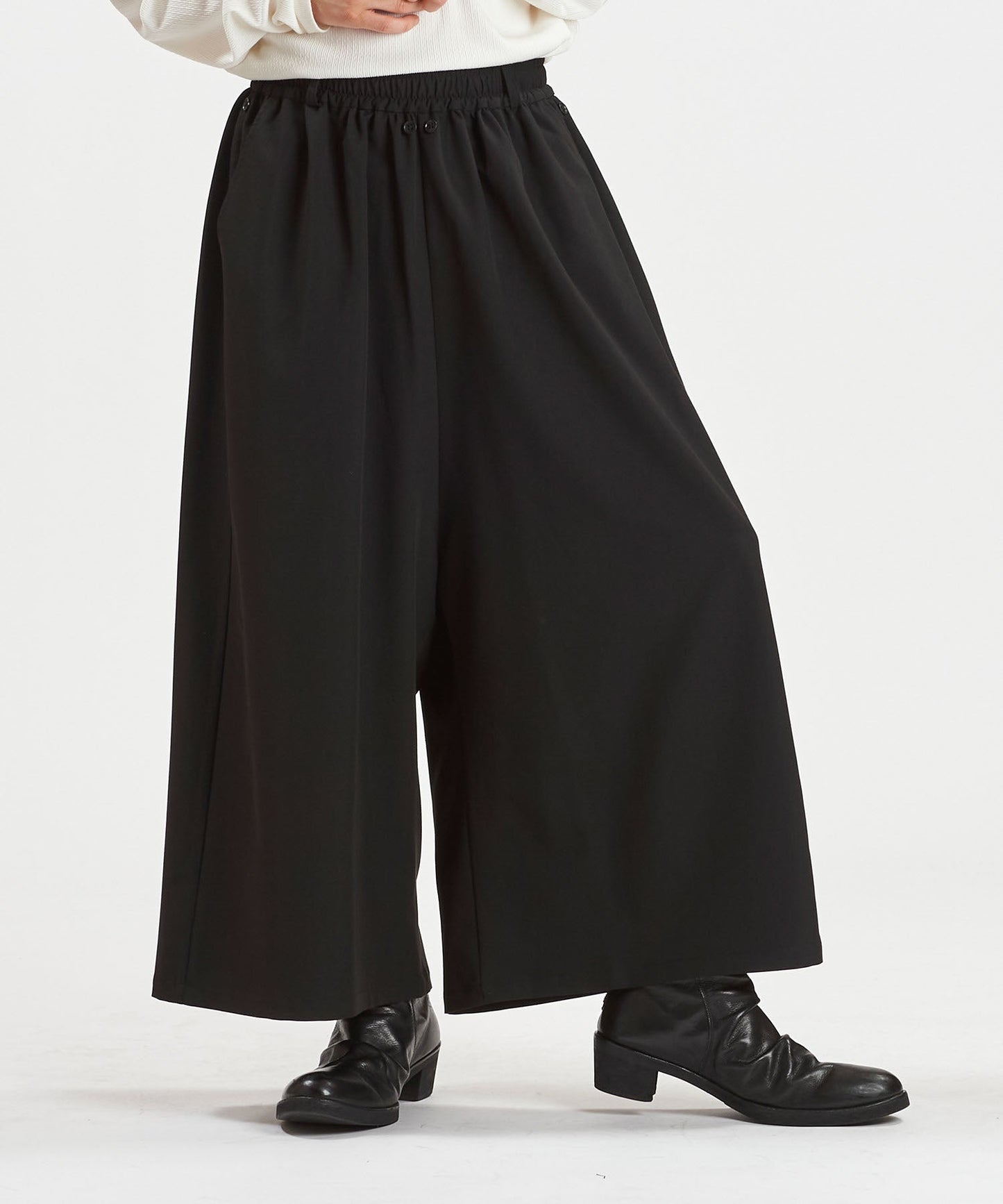 レイヤードケープバギートラウザーズ