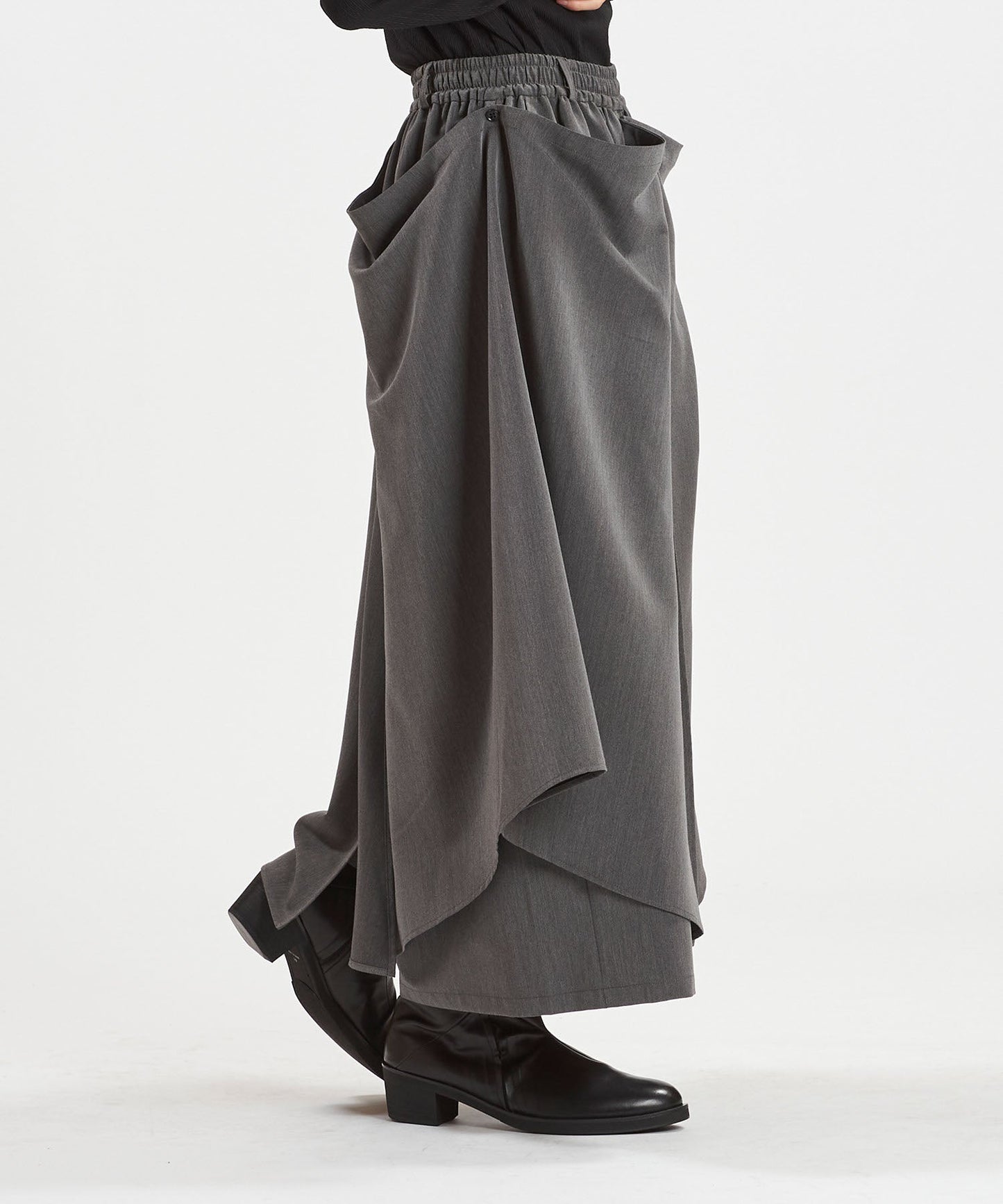 レイヤードケープバギートラウザーズ