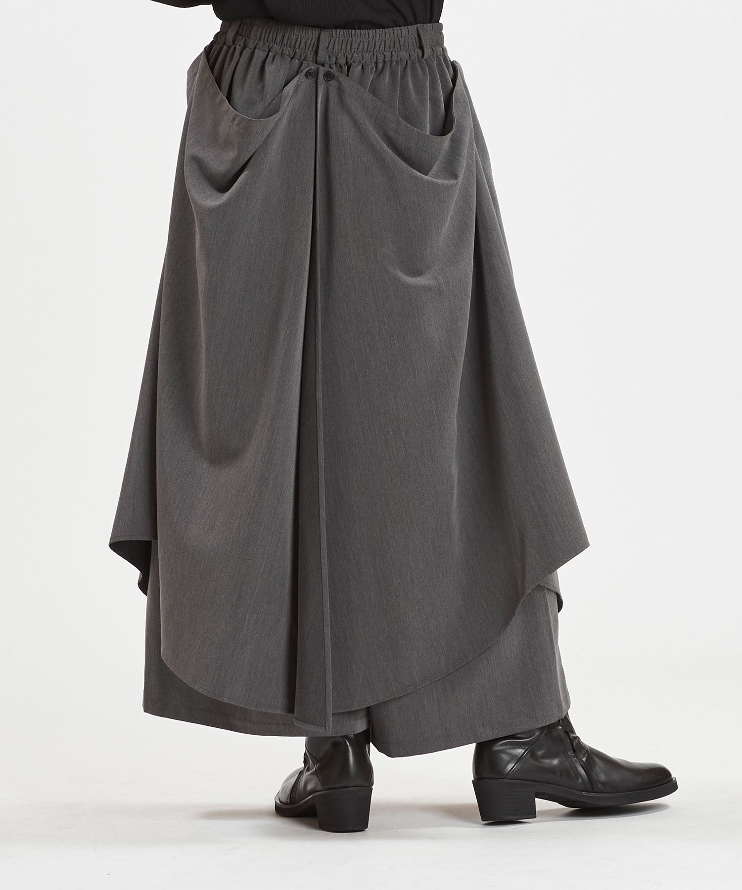 レイヤードケープバギートラウザーズ