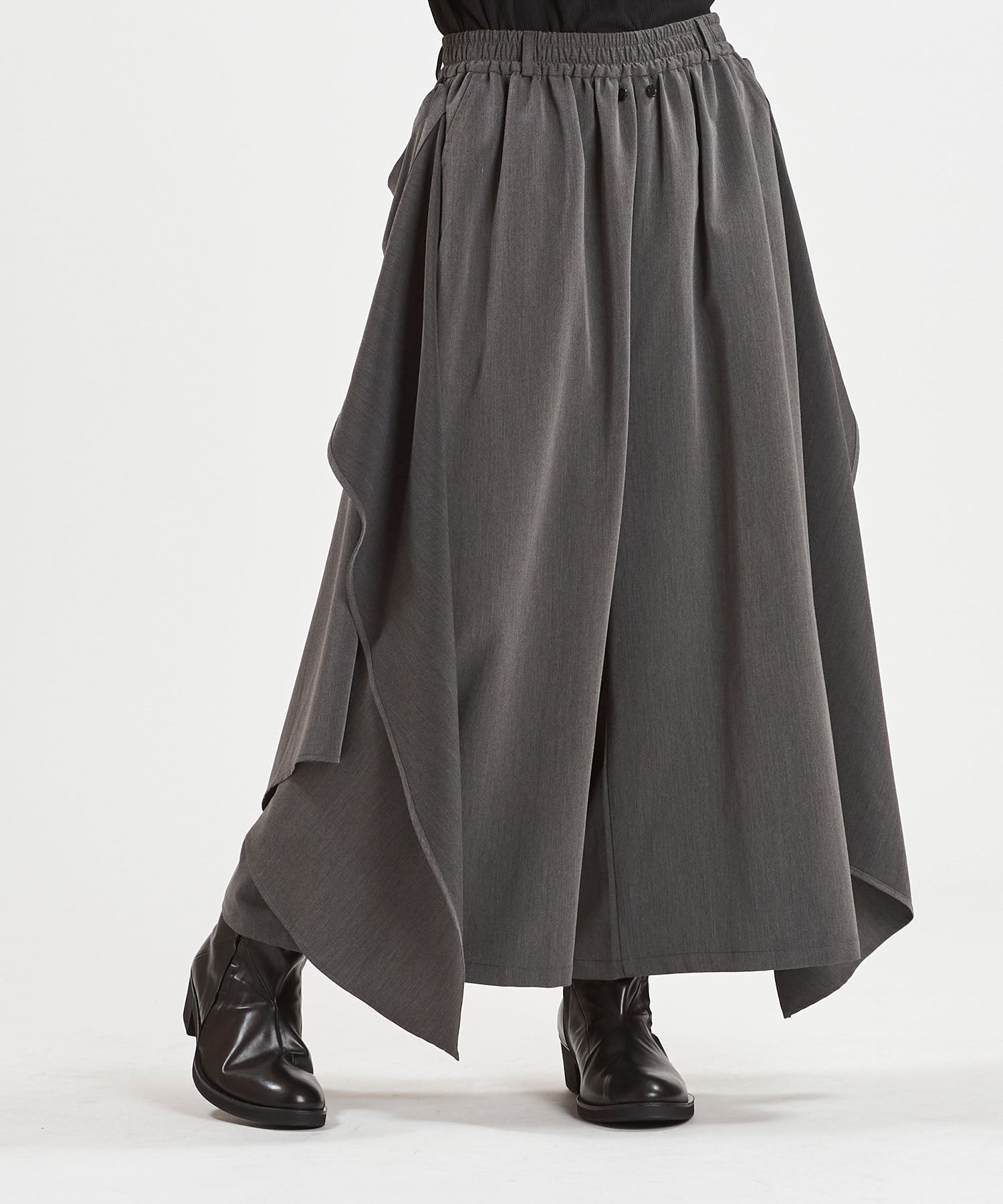 レイヤードケープバギートラウザーズ